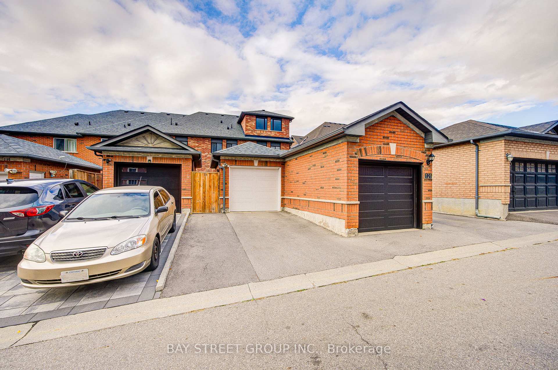 Photo 22 of 119 Bur Oak Avenue, Markham, Berczy — HOMEH