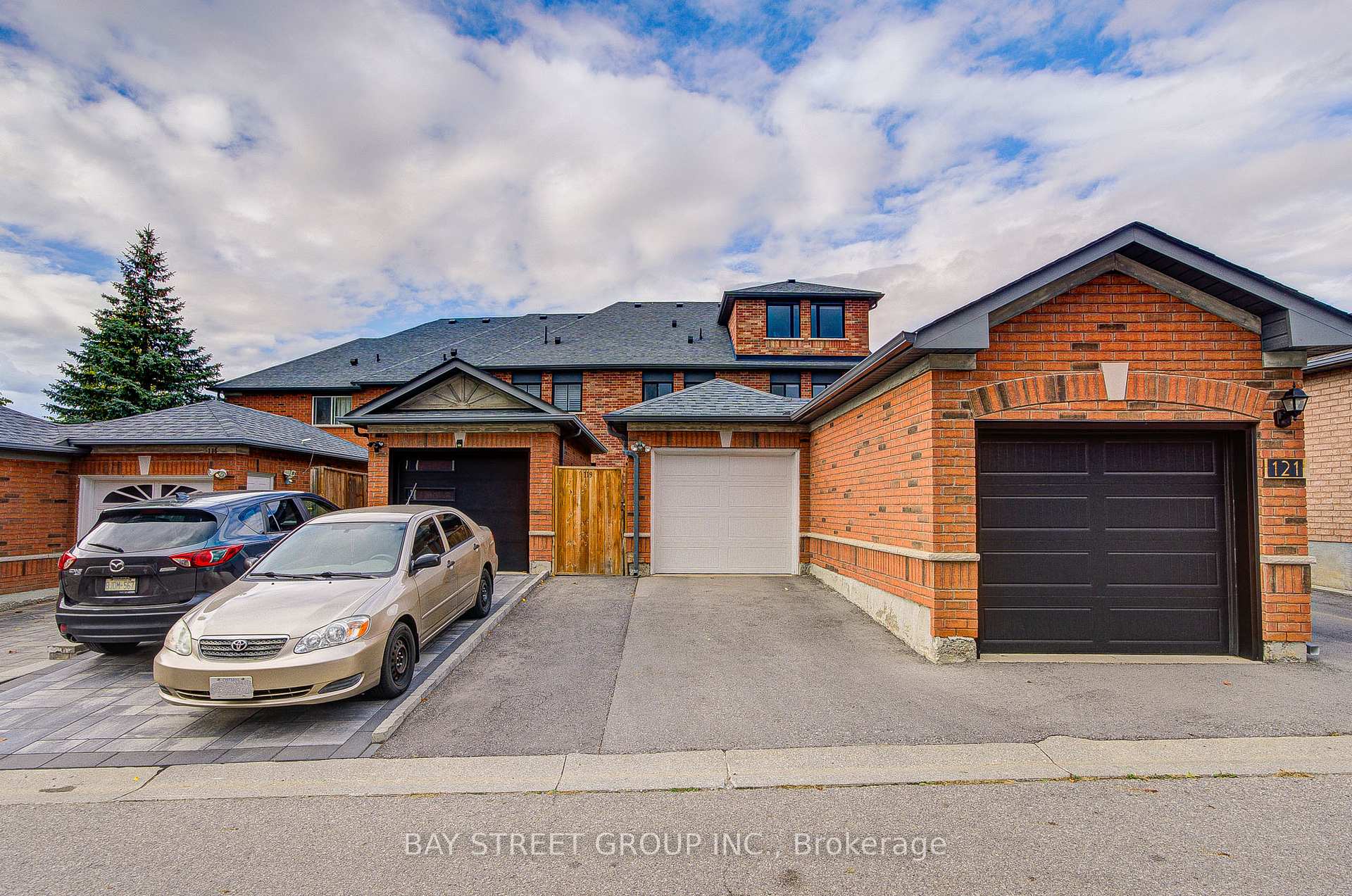 Photo 23 of 119 Bur Oak Avenue, Markham, Berczy — HOMEH