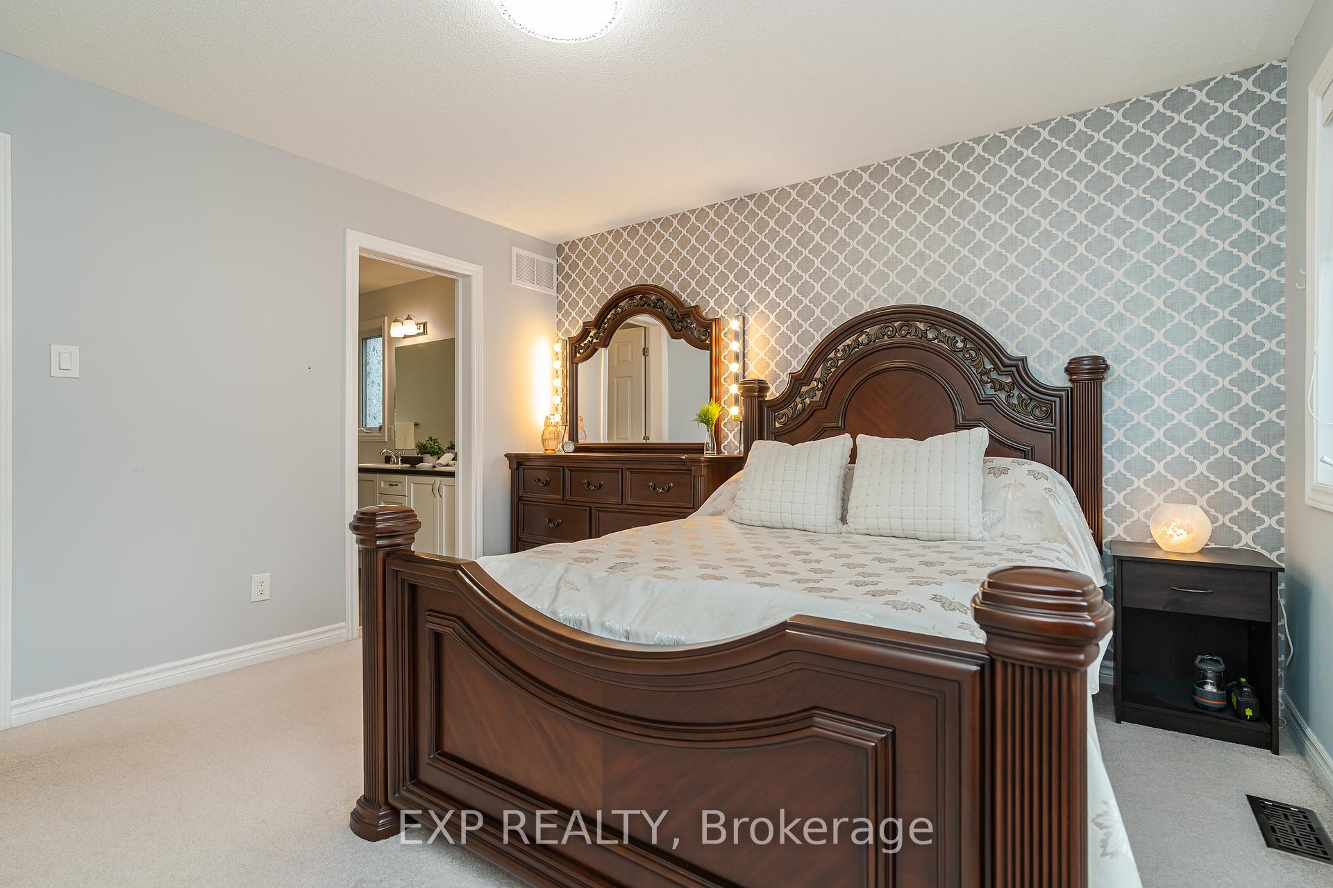 Photo 20 of 25 Solaris Drive, Ottawa, Kanata - Emerald Meadows/Trailwest — HOMEH