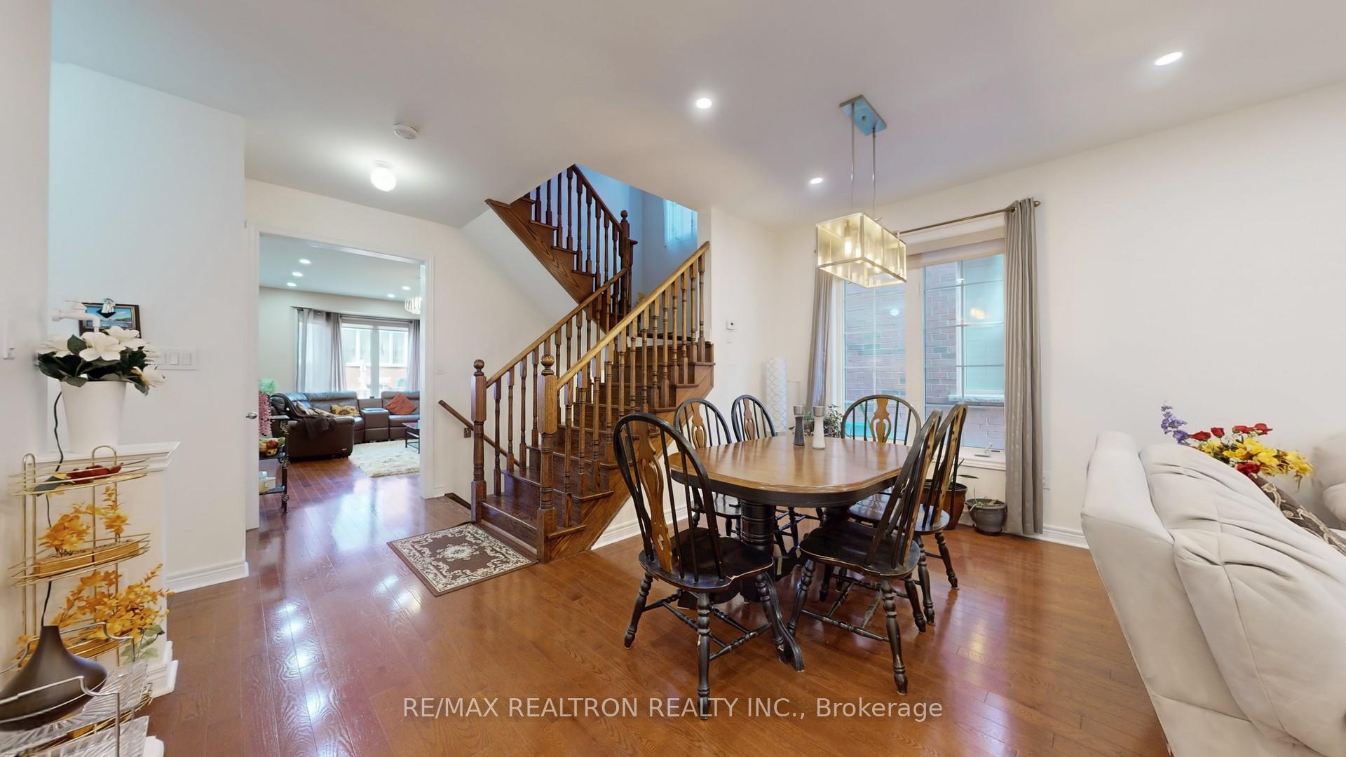 Photo 9 of 94 Henry Bauer Avenue, Markham, Berczy — HOMEH