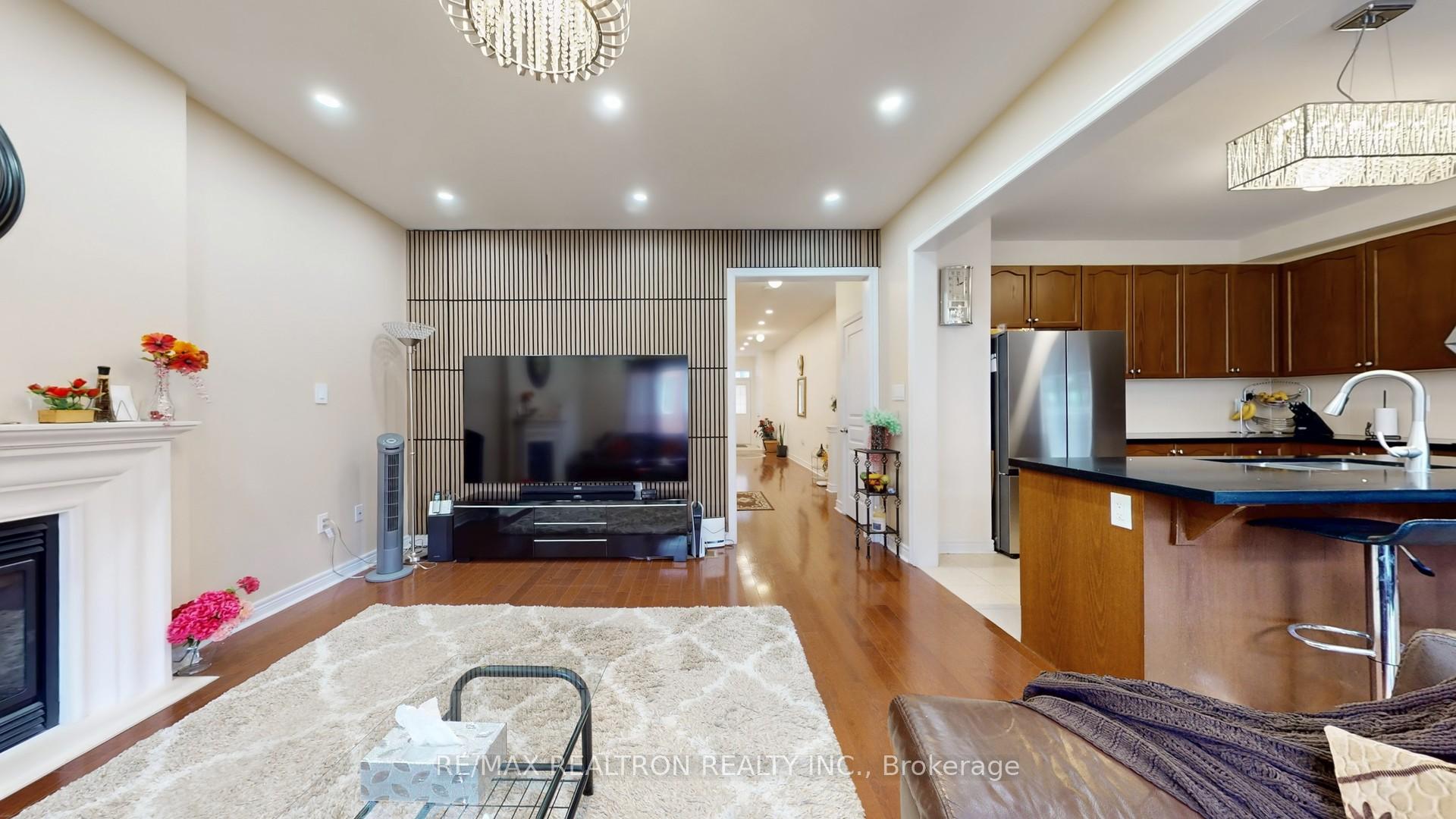 Photo 14 of 94 Henry Bauer Avenue, Markham, Berczy — HOMEH