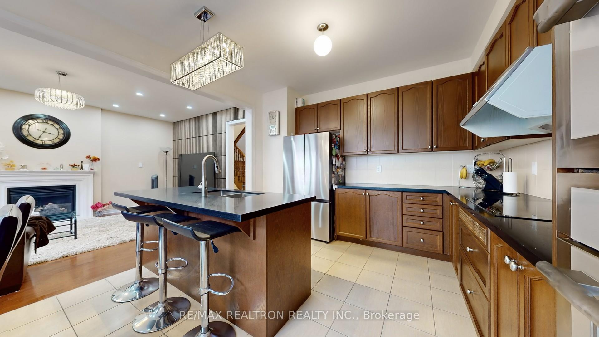 Photo 15 of 94 Henry Bauer Avenue, Markham, Berczy — HOMEH