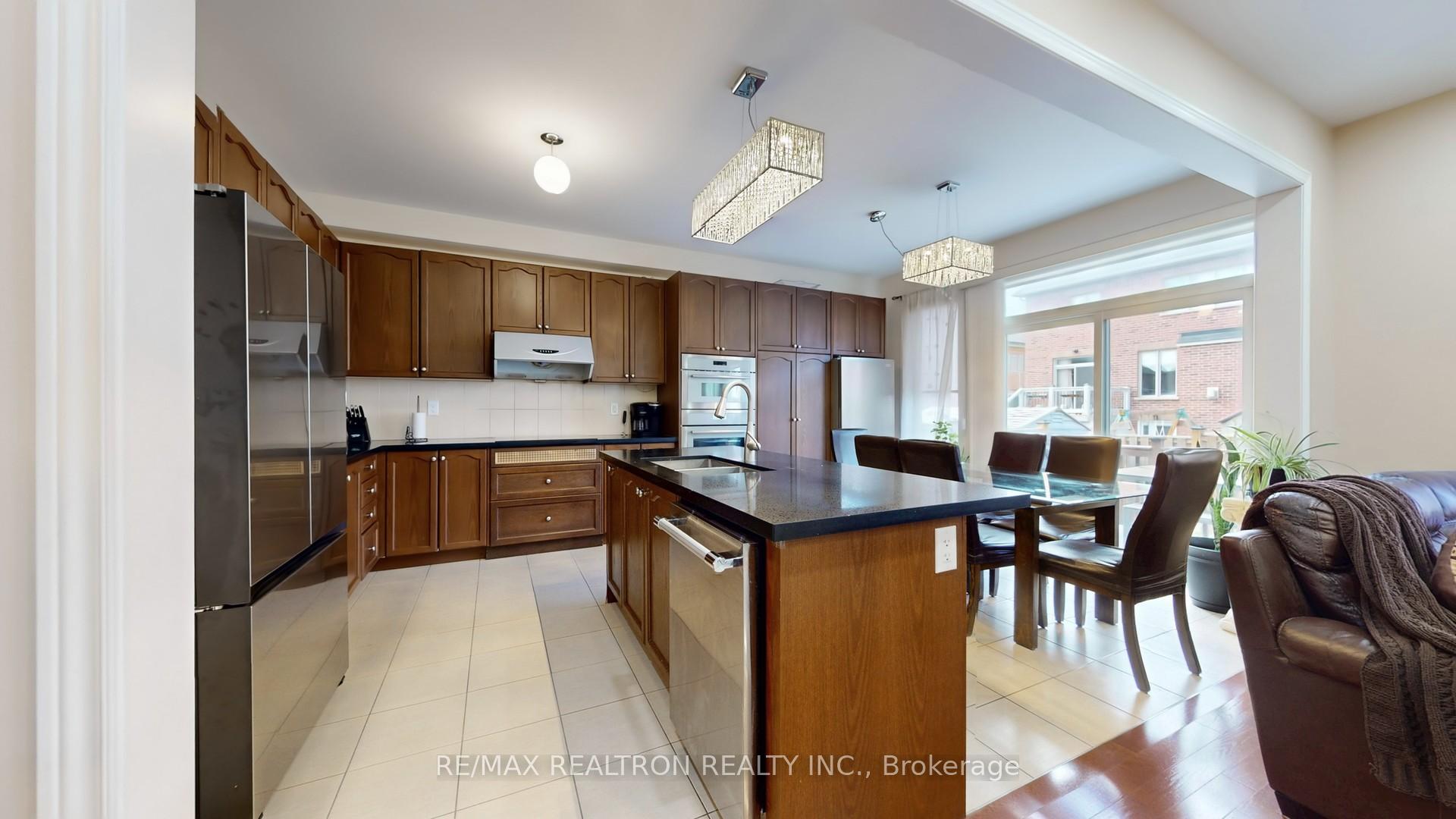 Photo 16 of 94 Henry Bauer Avenue, Markham, Berczy — HOMEH