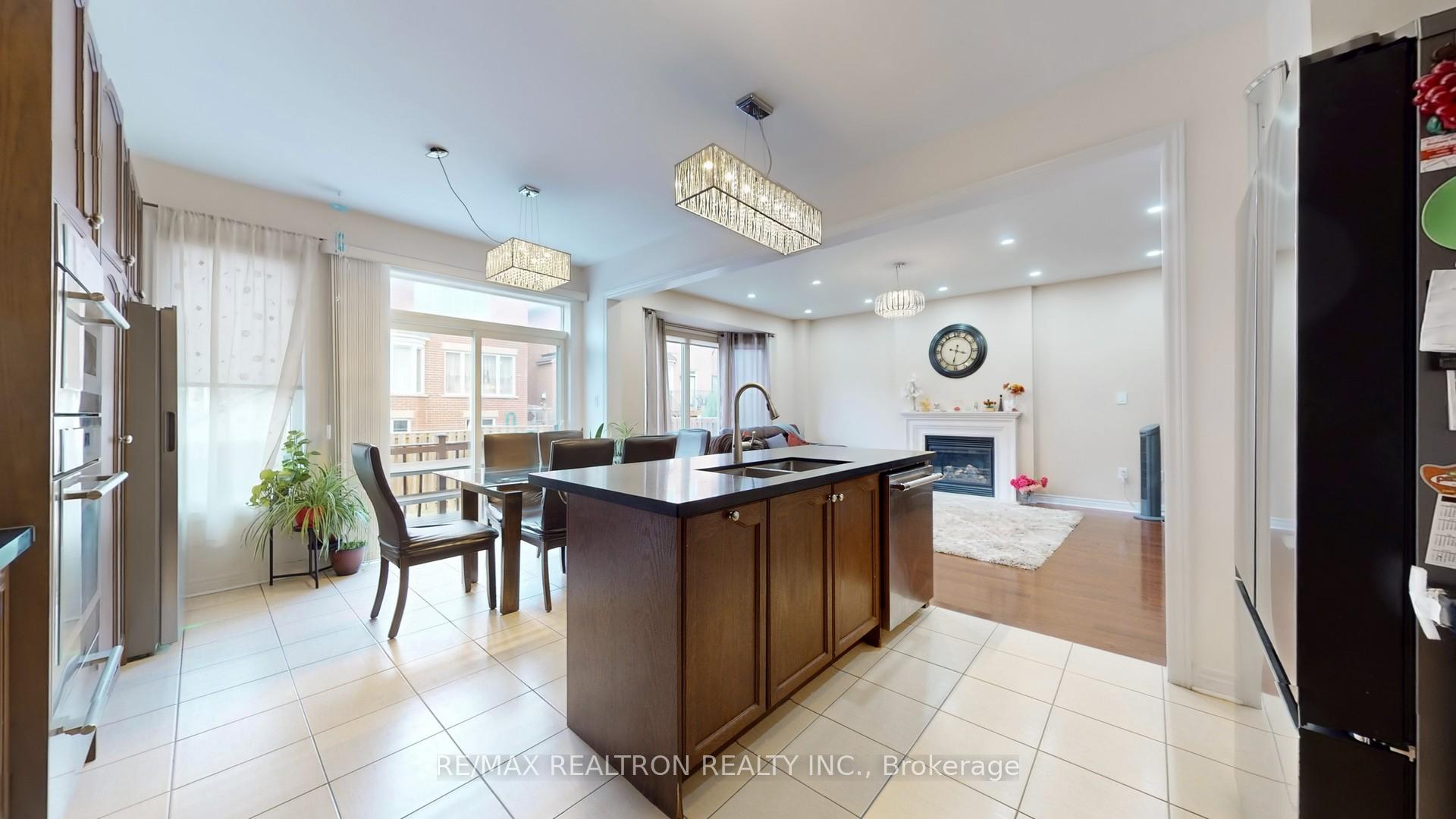 Photo 17 of 94 Henry Bauer Avenue, Markham, Berczy — HOMEH