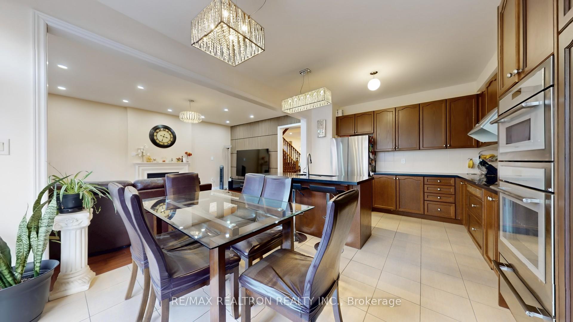 Photo 18 of 94 Henry Bauer Avenue, Markham, Berczy — HOMEH