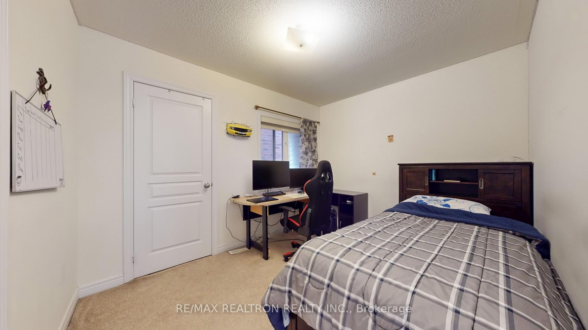 Photo 37 of 94 Henry Bauer Avenue, Markham, Berczy — HOMEH