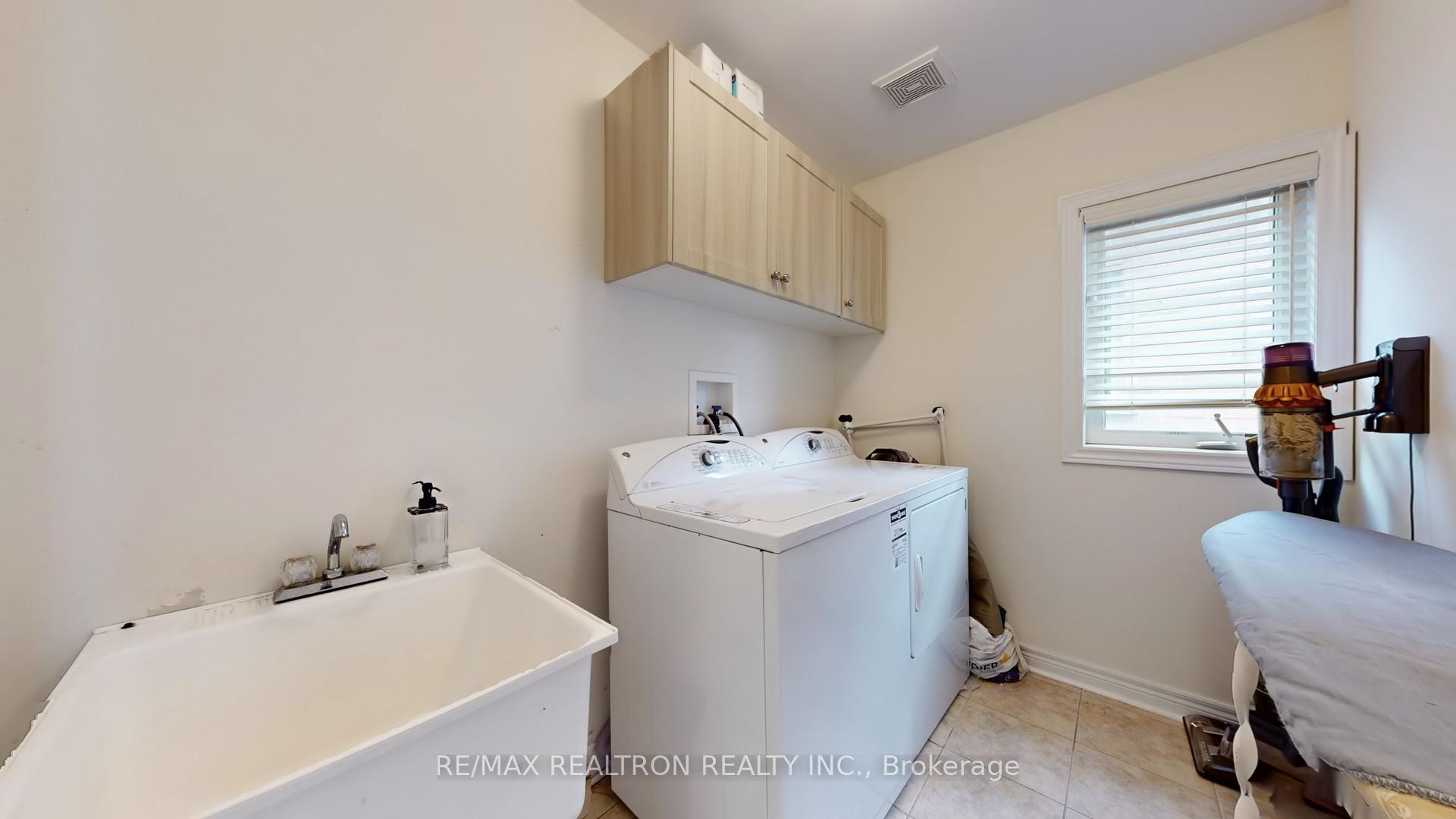 Photo 39 of 94 Henry Bauer Avenue, Markham, Berczy — HOMEH