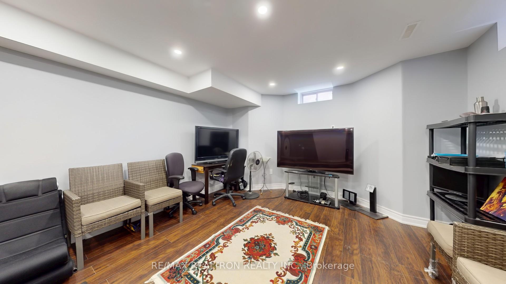 Photo 41 of 94 Henry Bauer Avenue, Markham, Berczy — HOMEH
