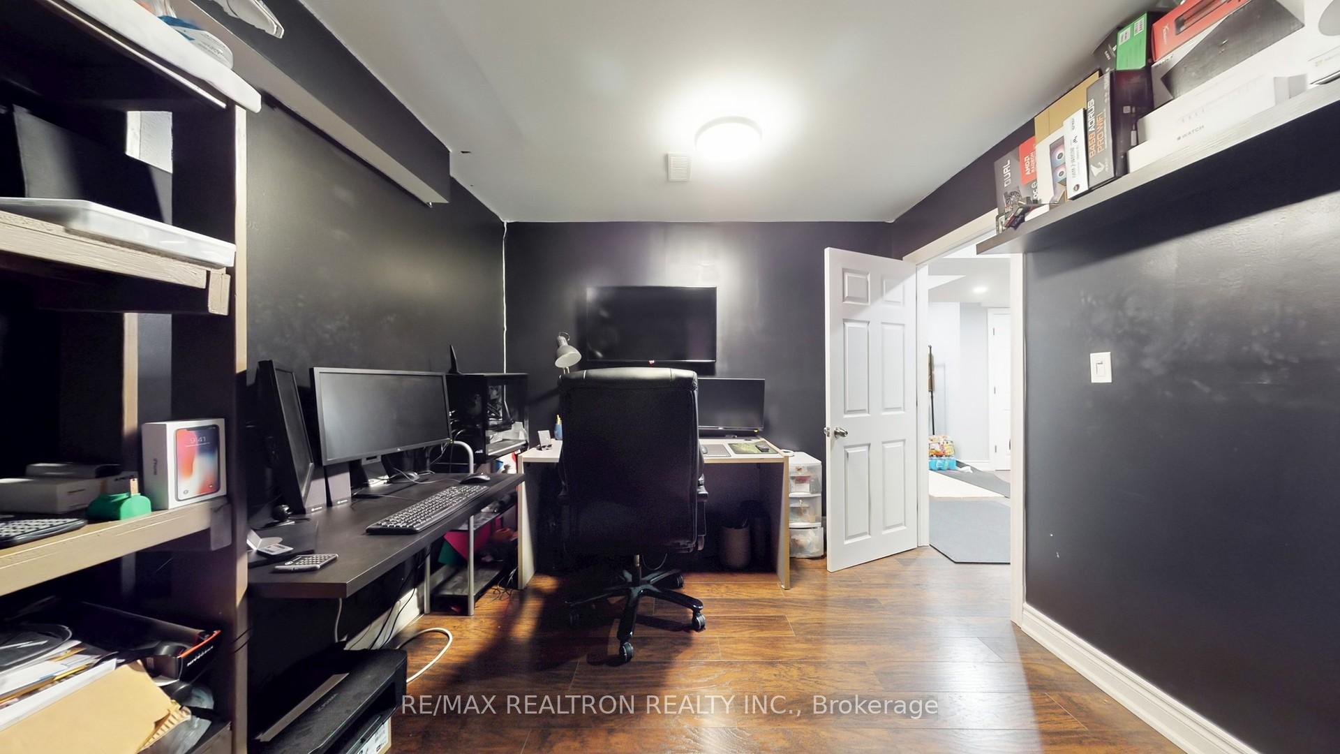 Photo 45 of 94 Henry Bauer Avenue, Markham, Berczy — HOMEH