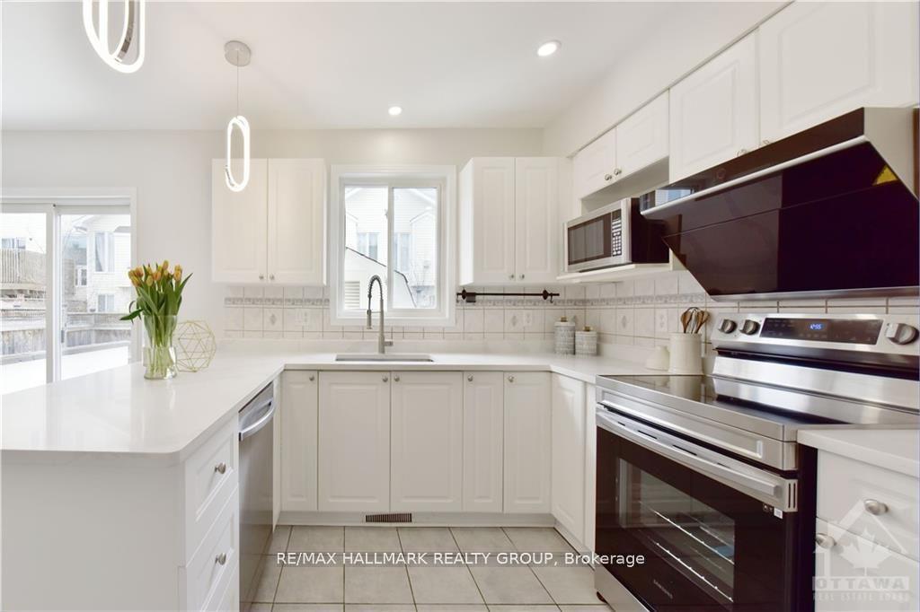 Photo 10 of 1316 Halton Terrace, Ottawa, Kanata - Morgan's Grant/South March — HOMEH