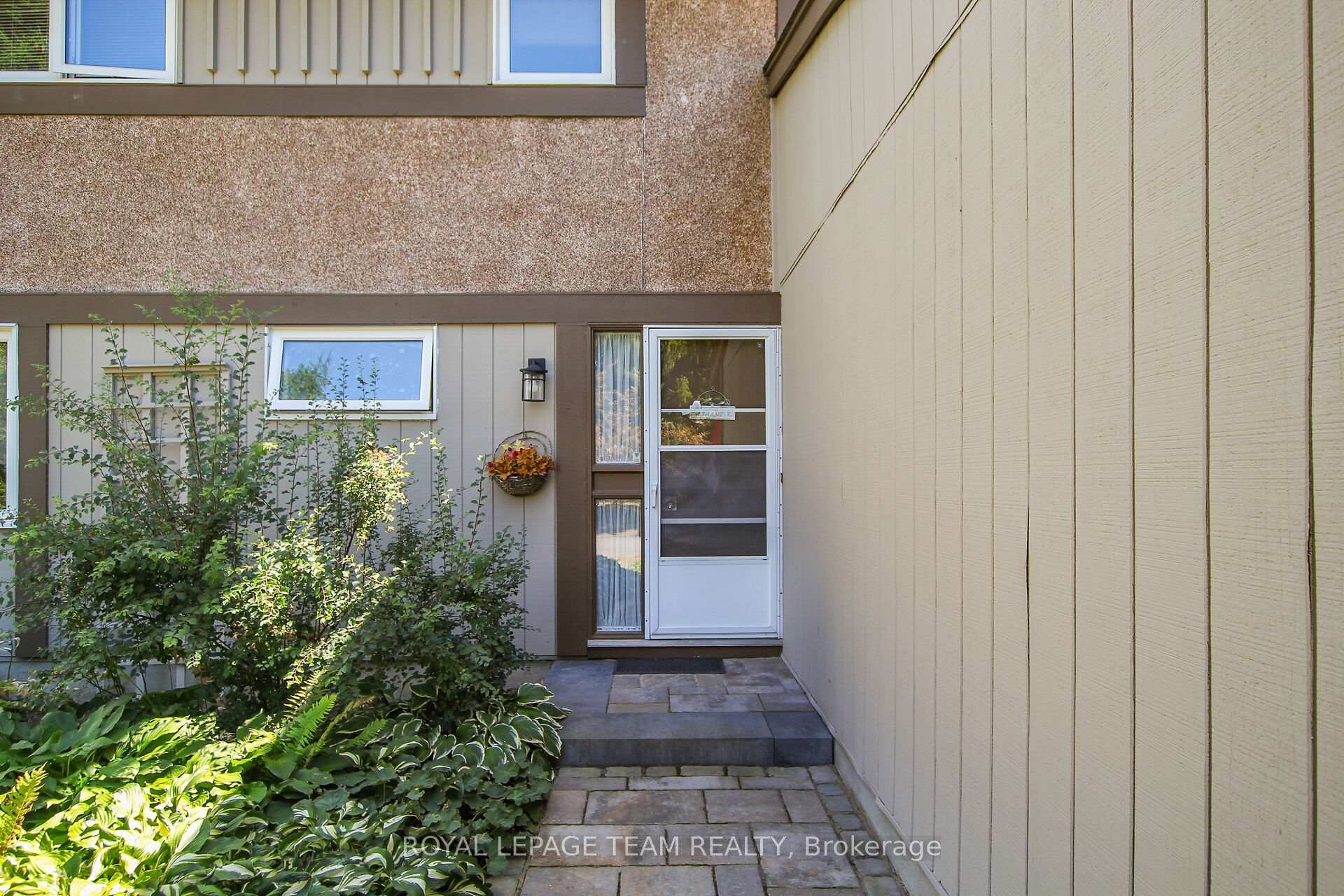 Photo 5 of 47 Inuvik Crescent, Ottawa, Kanata - Katimavik — HOMEH