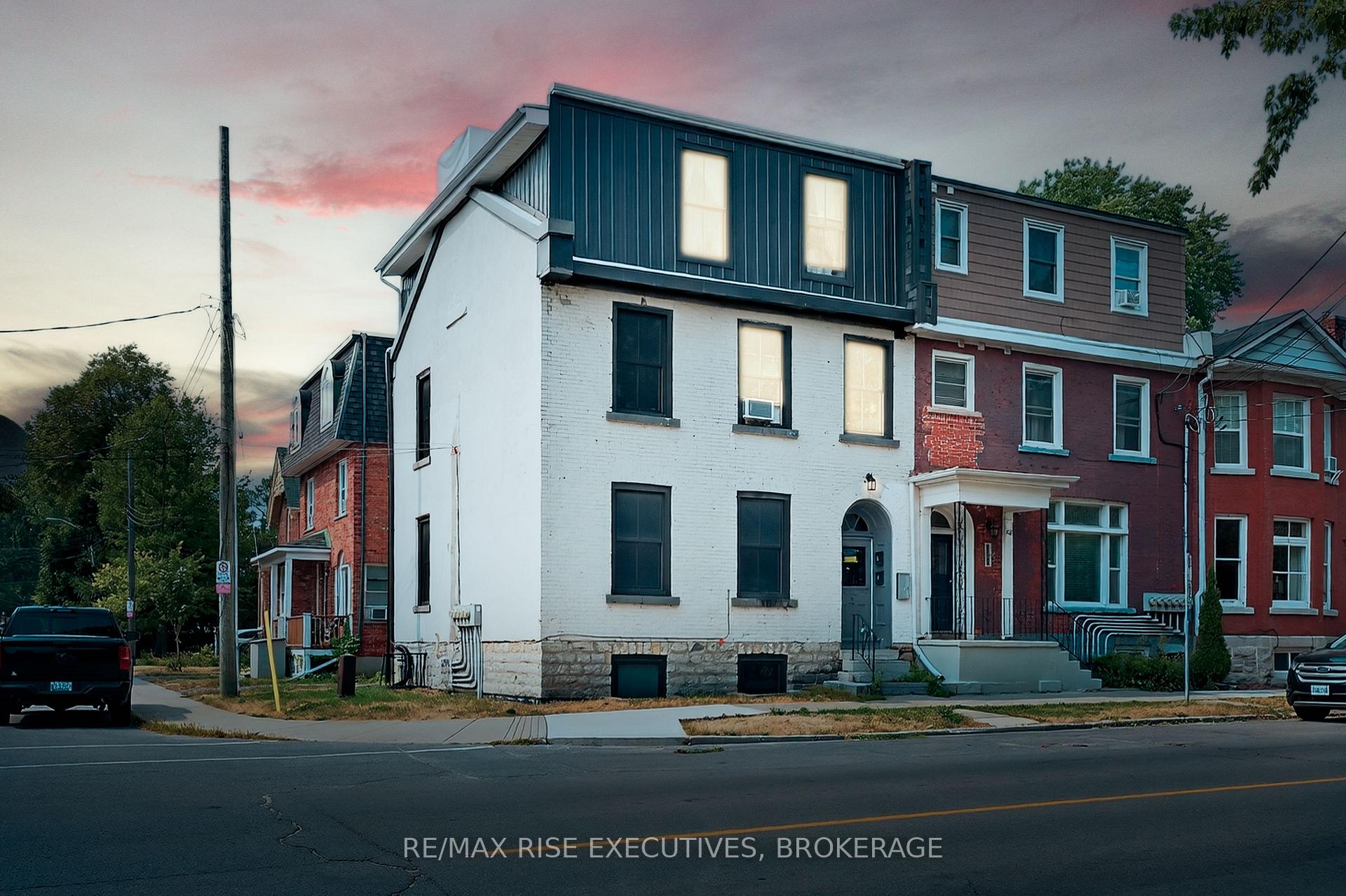 Front of 160 King Street E
