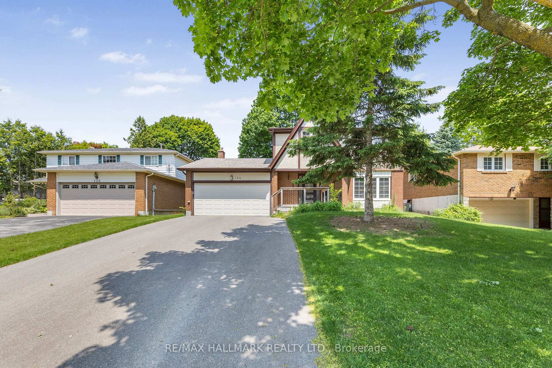 Photo 2 of 134 Romfield Circuit, Markham, Royal Orchard — HOMEH