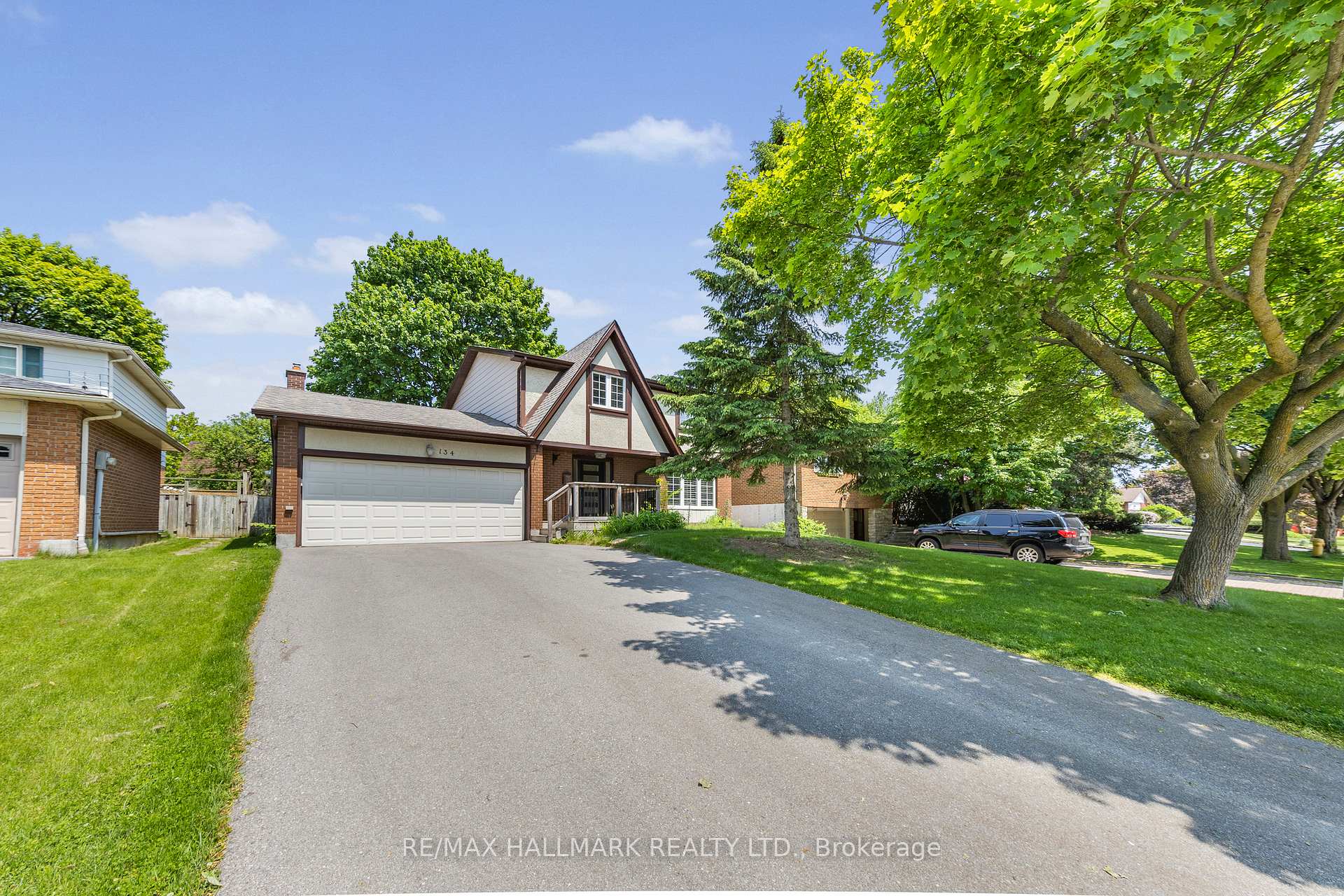 Photo 3 of 134 Romfield Circuit, Markham, Royal Orchard — HOMEH