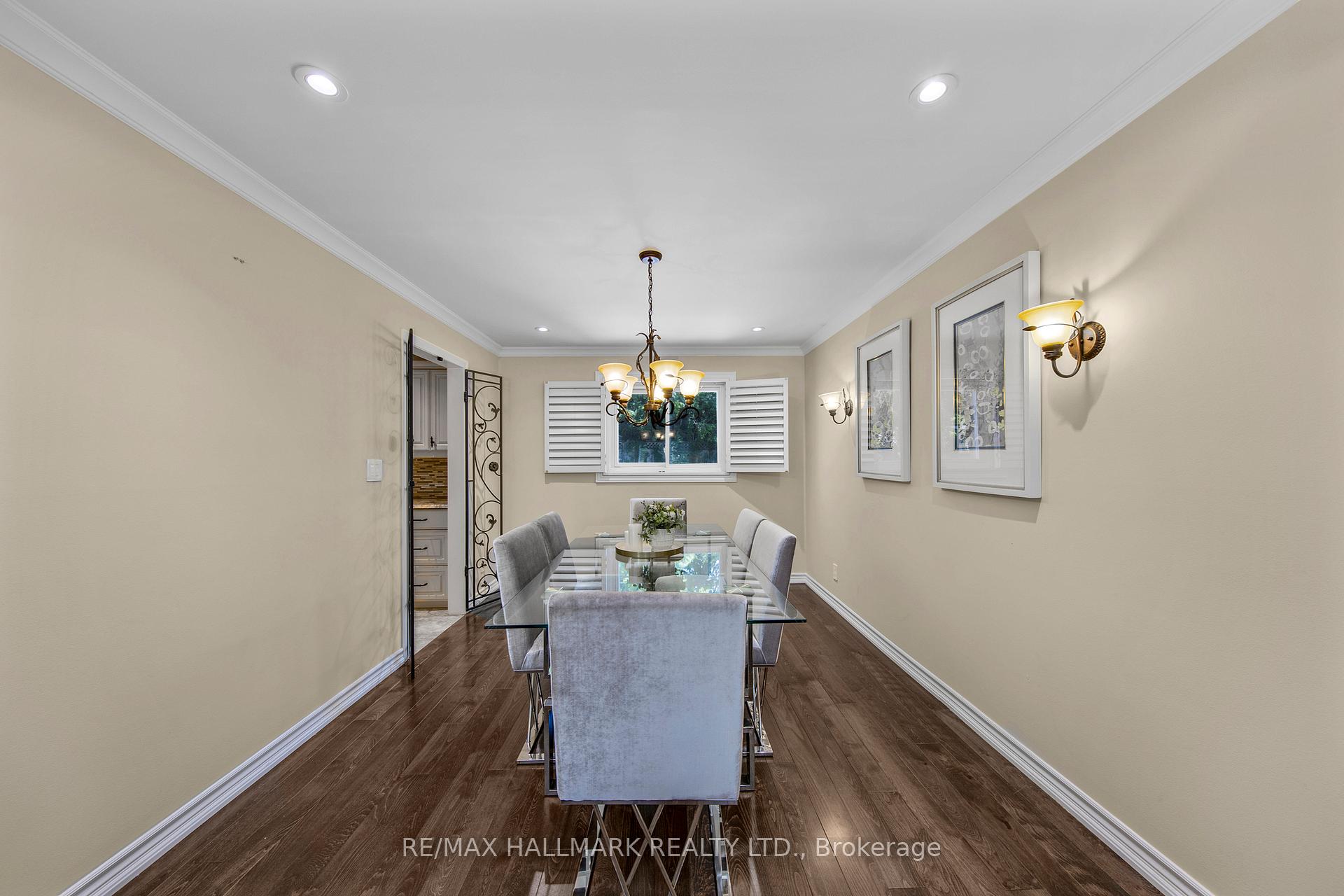 Photo 10 of 134 Romfield Circuit, Markham, Royal Orchard — HOMEH