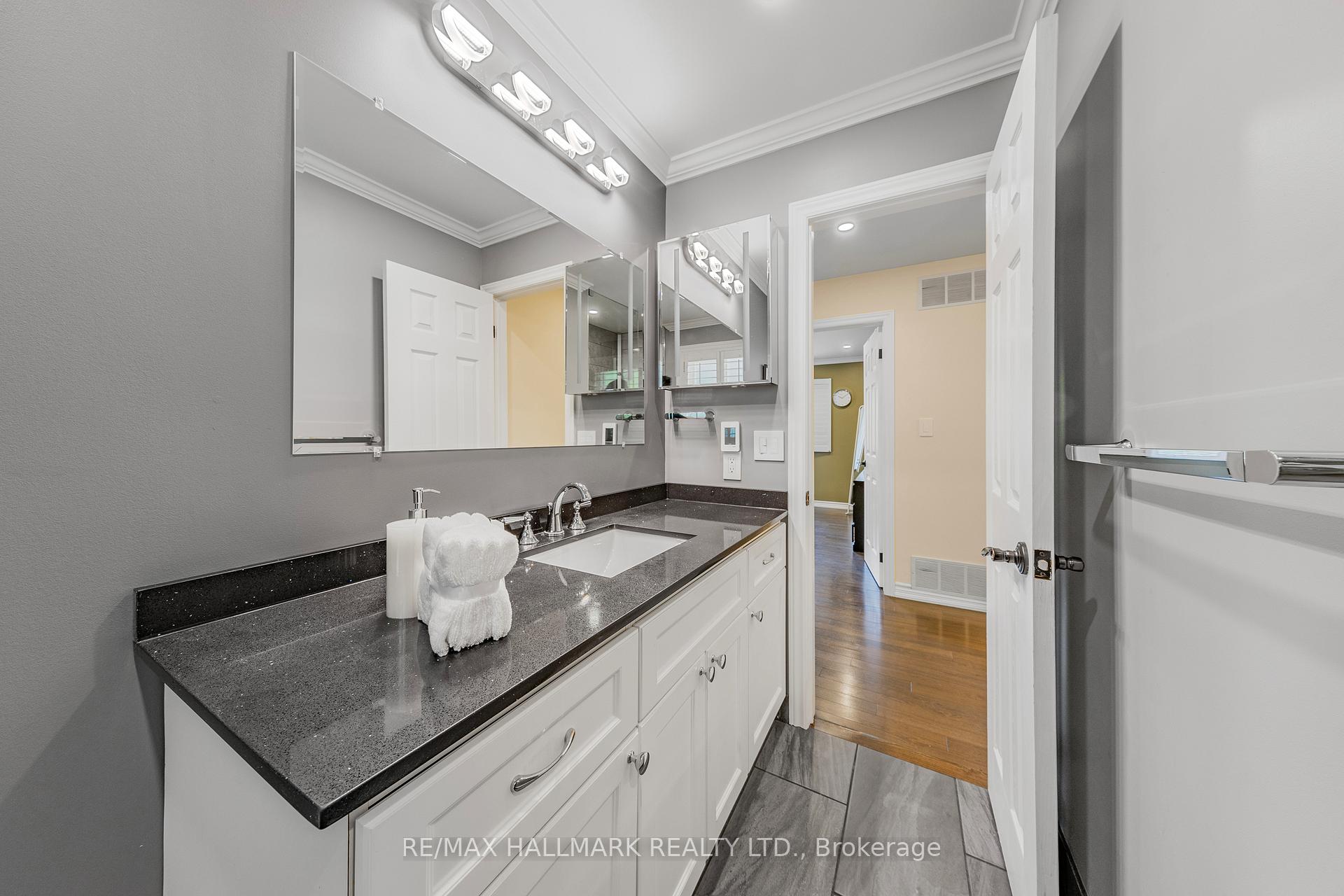 Photo 34 of 134 Romfield Circuit, Markham, Royal Orchard — HOMEH