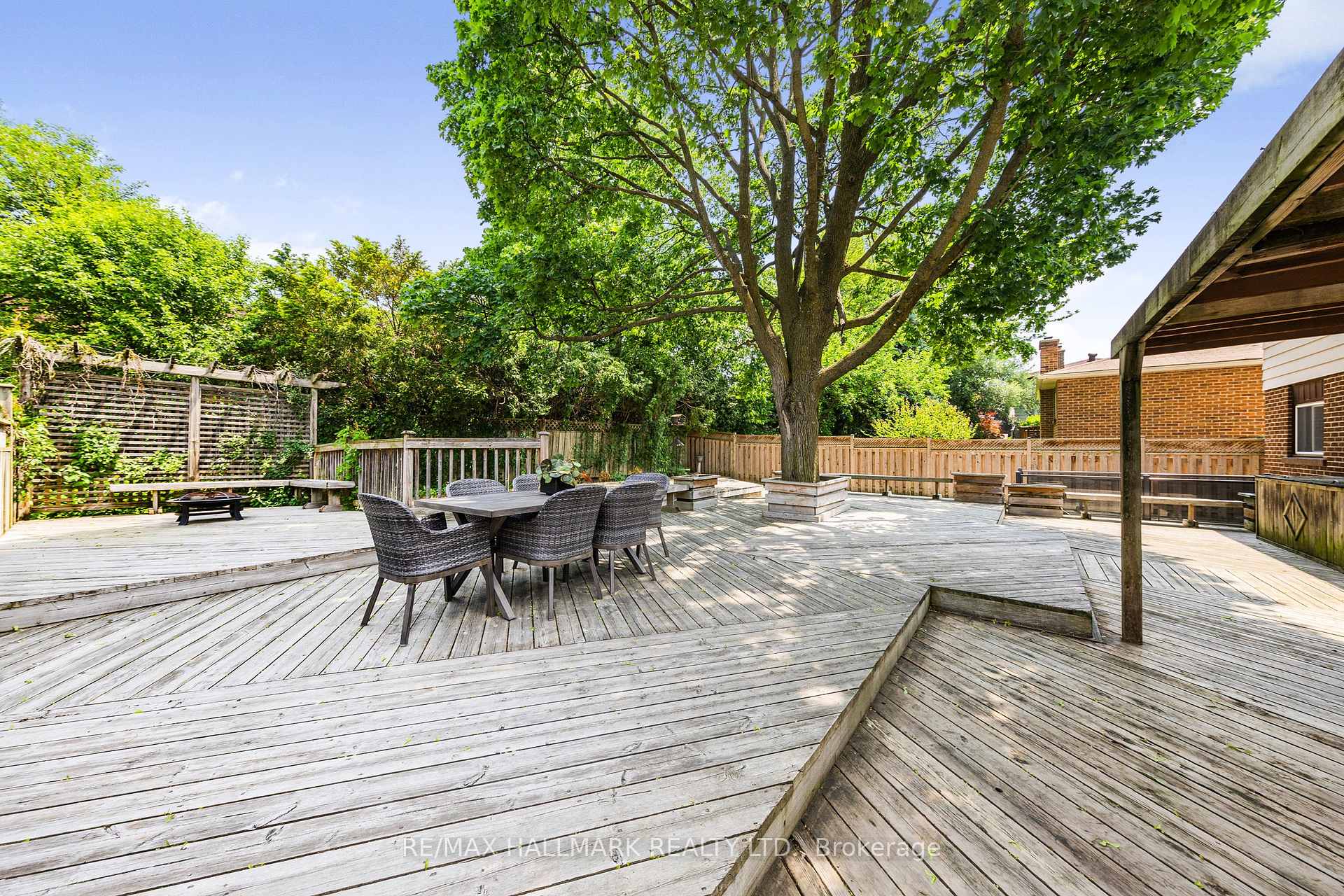 Photo 44 of 134 Romfield Circuit, Markham, Royal Orchard — HOMEH
