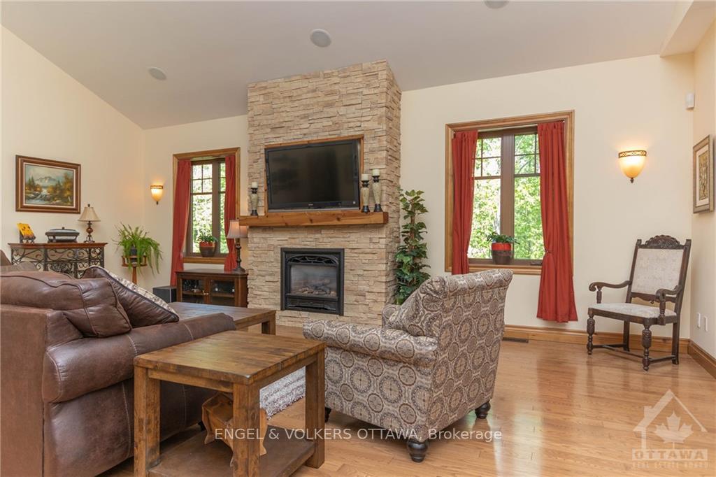 Photo 5 of 2450 River Road, Ottawa, Manotick East to Manotick Station — HOMEH