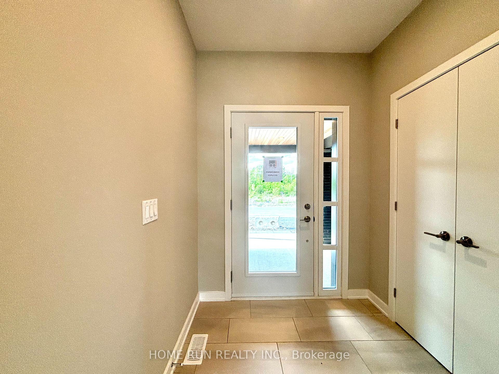 Photo 2 of 1074 Kitigan Grove, Ottawa, Kanata - Kanata Lakes/Heritage Hills — HOMEH