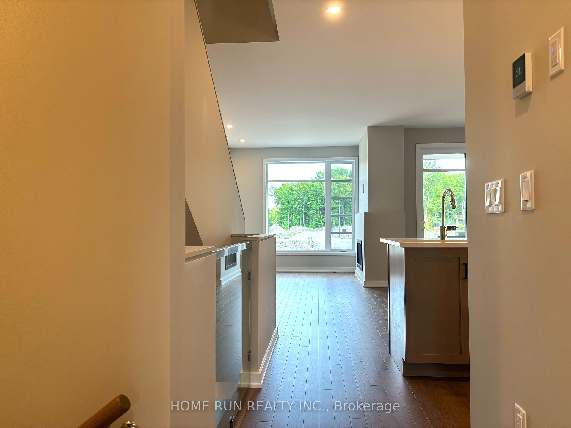 Photo 3 of 1074 Kitigan Grove, Ottawa, Kanata - Kanata Lakes/Heritage Hills — HOMEH