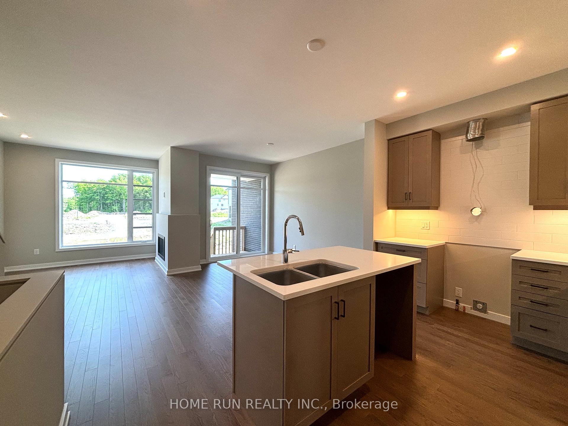 Photo 4 of 1074 Kitigan Grove, Ottawa, Kanata - Kanata Lakes/Heritage Hills — HOMEH
