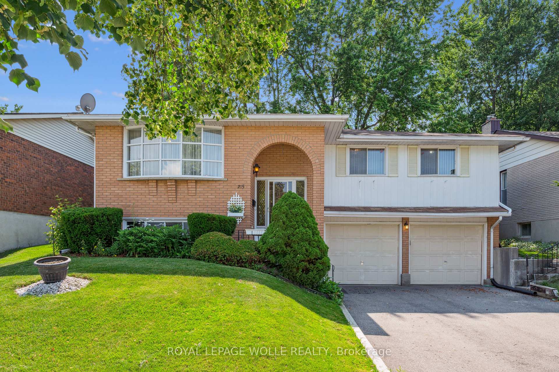 Photo 1 of 215 Westheights Drive, Kitchener — HOMEH