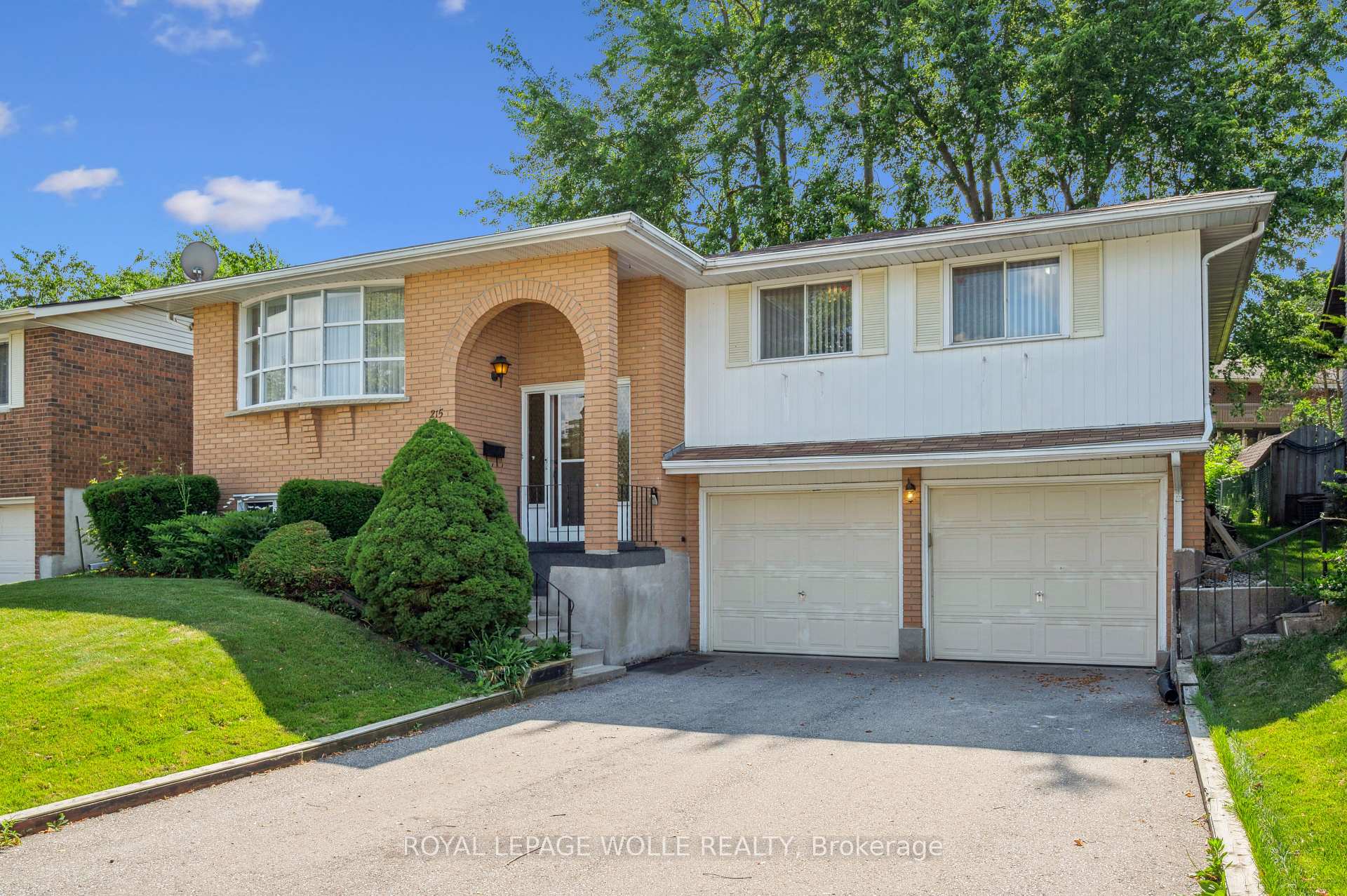 Photo 2 of 215 Westheights Drive, Kitchener — HOMEH