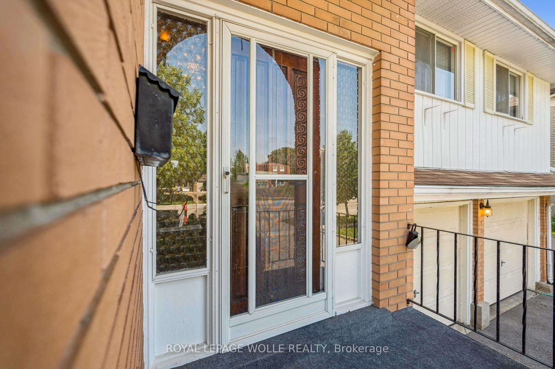 Photo 4 of 215 Westheights Drive, Kitchener — HOMEH
