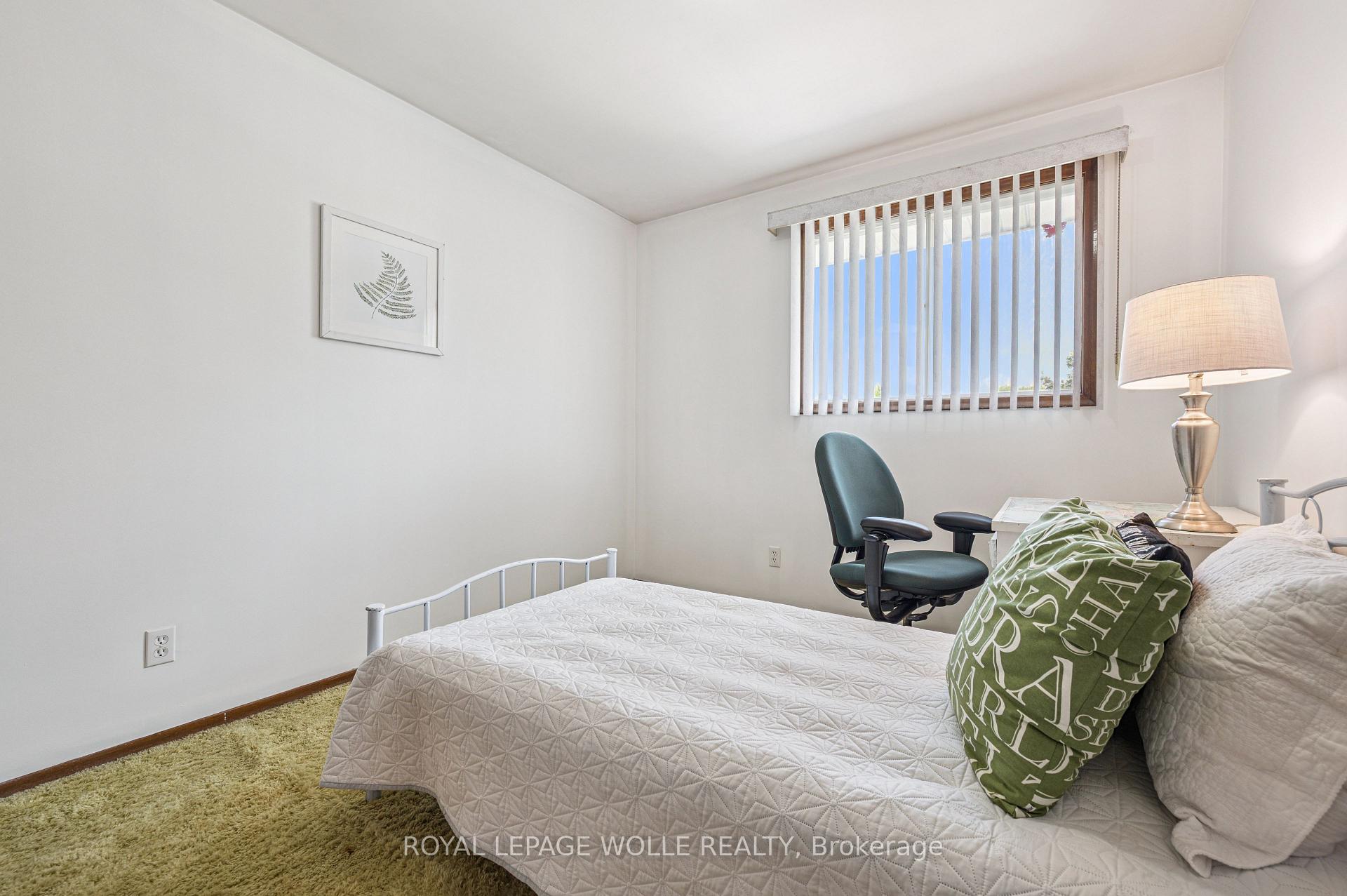 Photo 18 of 215 Westheights Drive, Kitchener — HOMEH