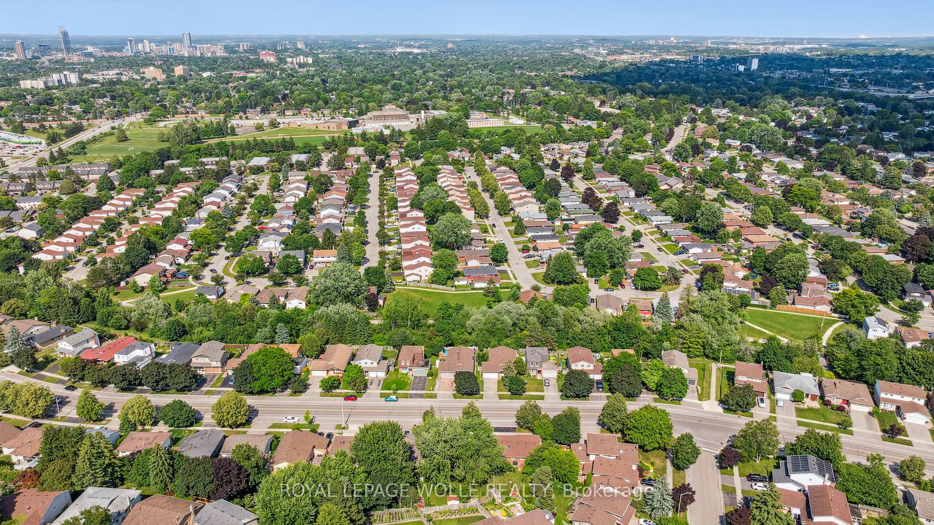 Photo 38 of 215 Westheights Drive, Kitchener — HOMEH