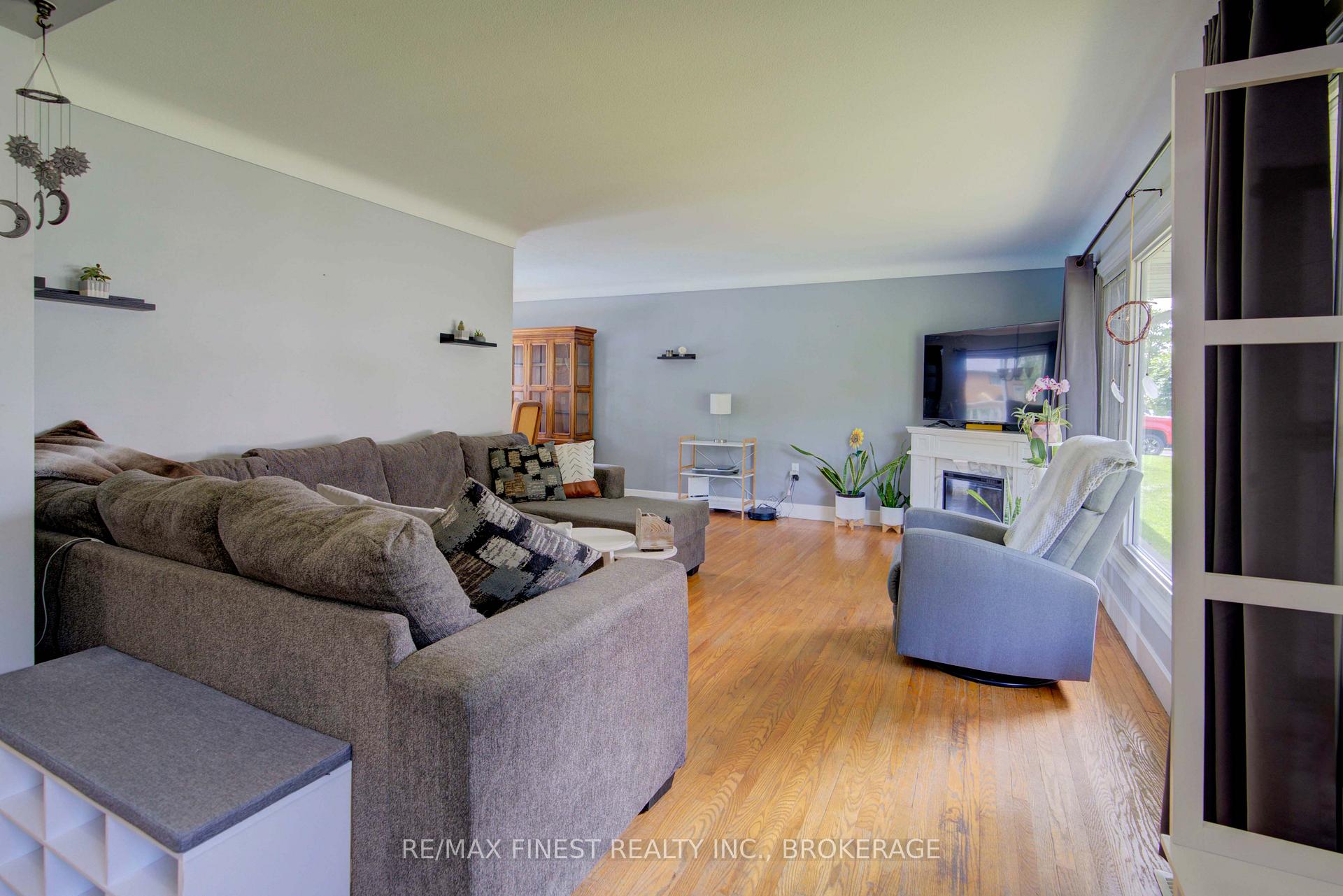 Photo 6 of 87 Oxford Crescent, Loyalist, Amherstview — HOMEH