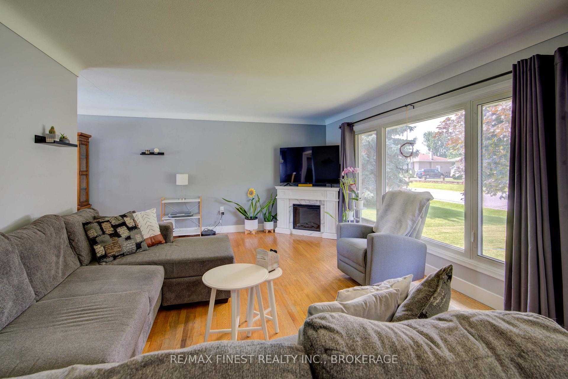 Photo 7 of 87 Oxford Crescent, Loyalist, Amherstview — HOMEH