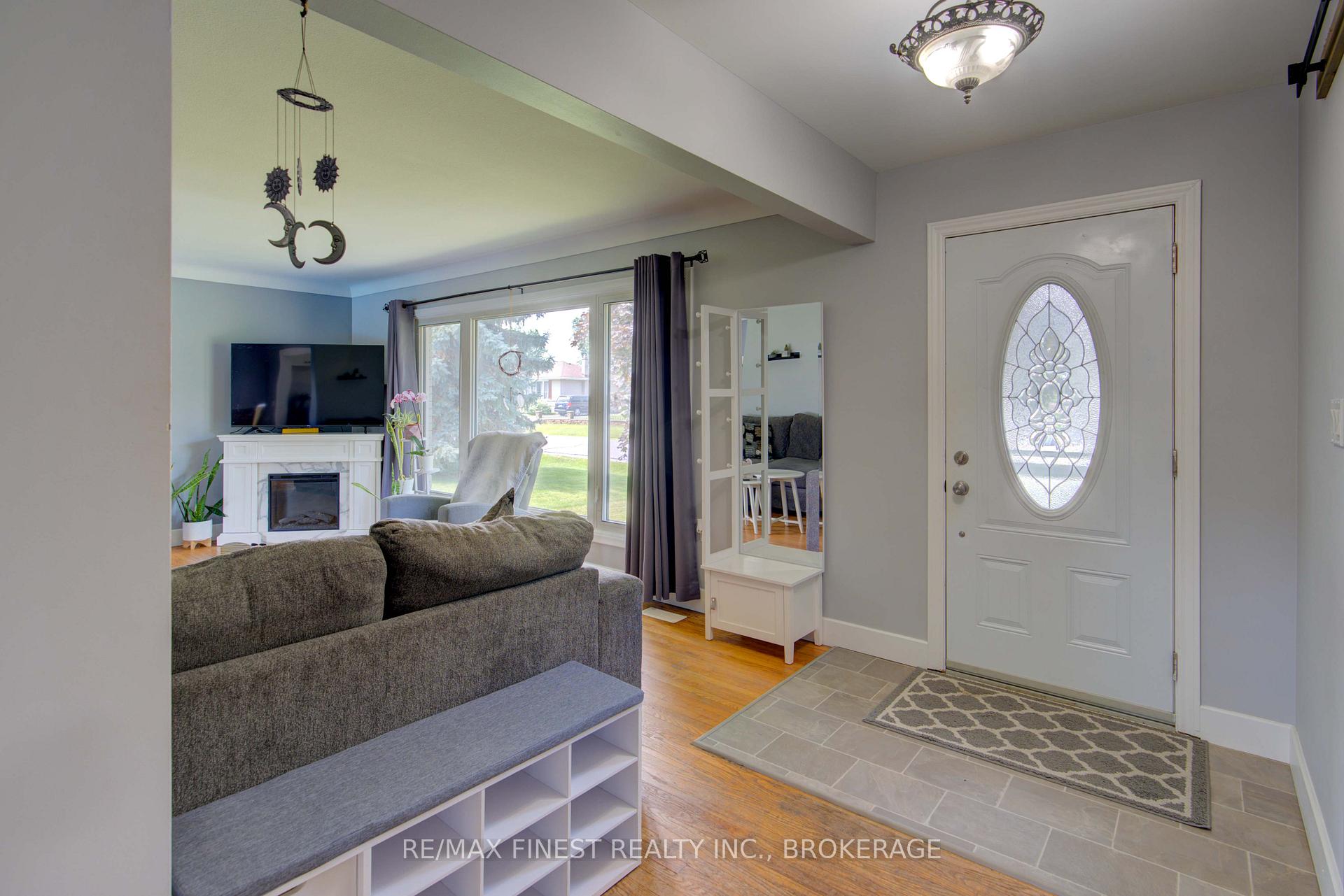 Photo 18 of 87 Oxford Crescent, Loyalist, Amherstview — HOMEH
