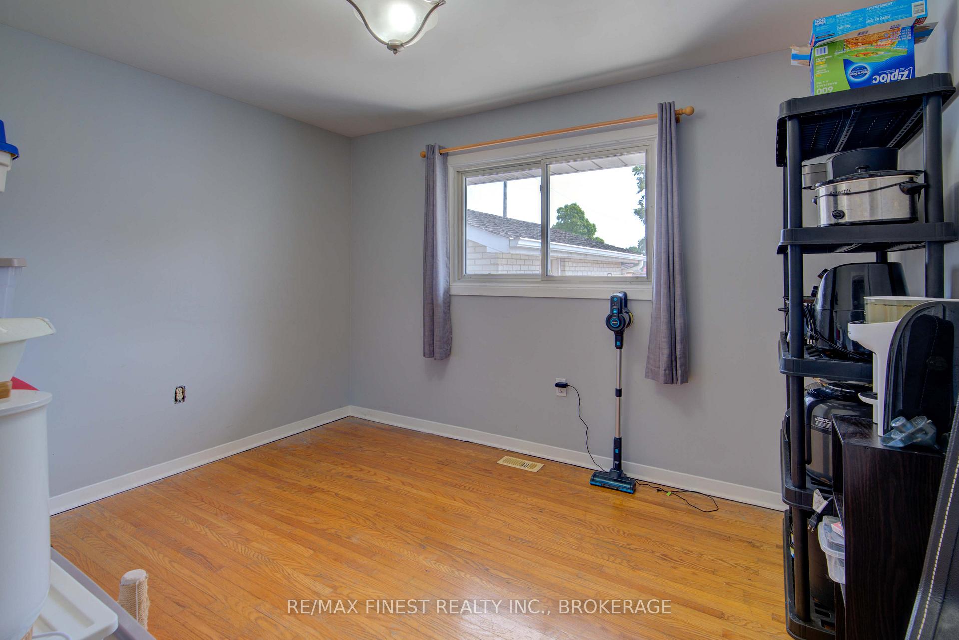 Photo 25 of 87 Oxford Crescent, Loyalist, Amherstview — HOMEH