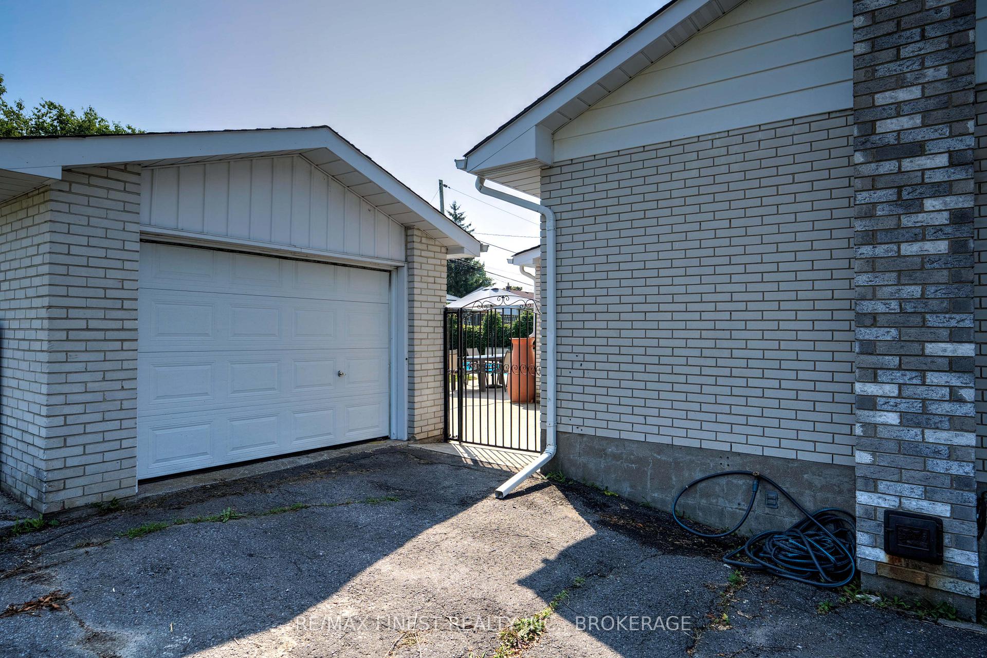 Photo 33 of 87 Oxford Crescent, Loyalist, Amherstview — HOMEH