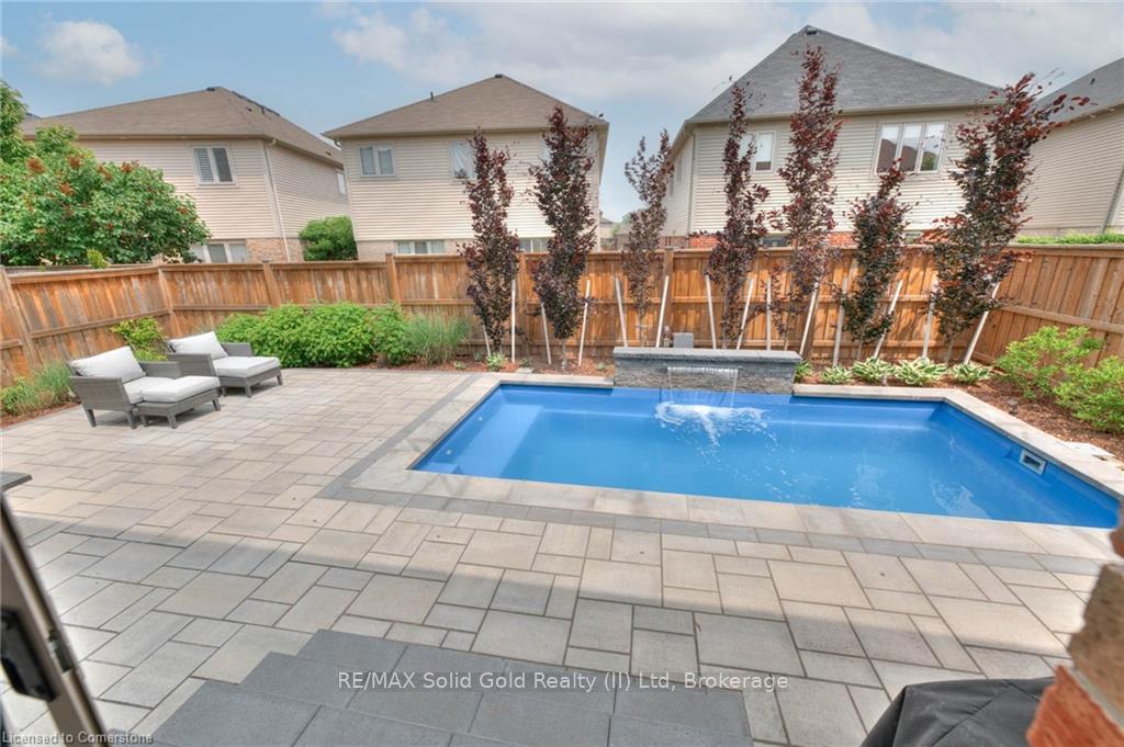 Photo 10 of 129 Coopershawk Street, Kitchener — HOMEH