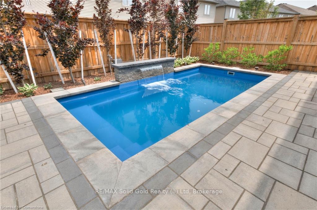 Photo 12 of 129 Coopershawk Street, Kitchener — HOMEH