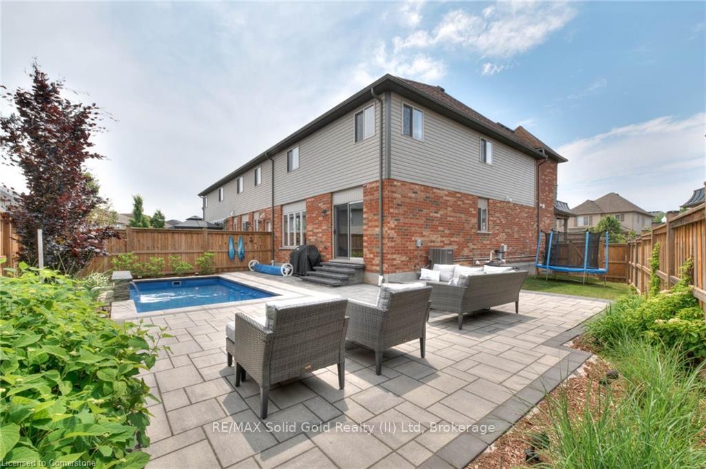 Photo 14 of 129 Coopershawk Street, Kitchener — HOMEH