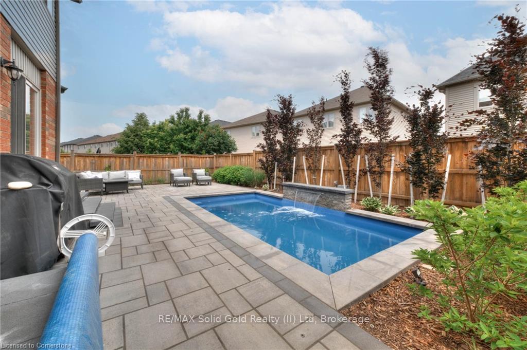 Photo 16 of 129 Coopershawk Street, Kitchener — HOMEH