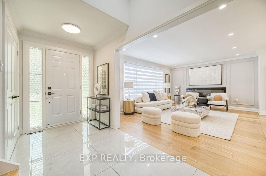 Photo 5 of 11 Lillian Avenue, Markham, Thornhill — HOMEH