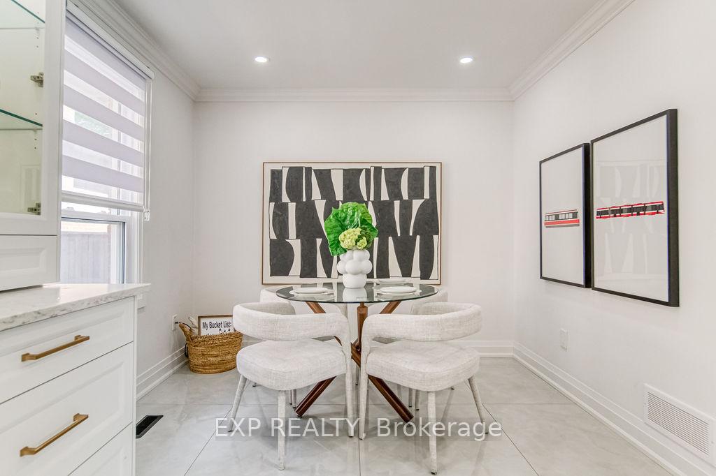 Photo 14 of 11 Lillian Avenue, Markham, Thornhill — HOMEH