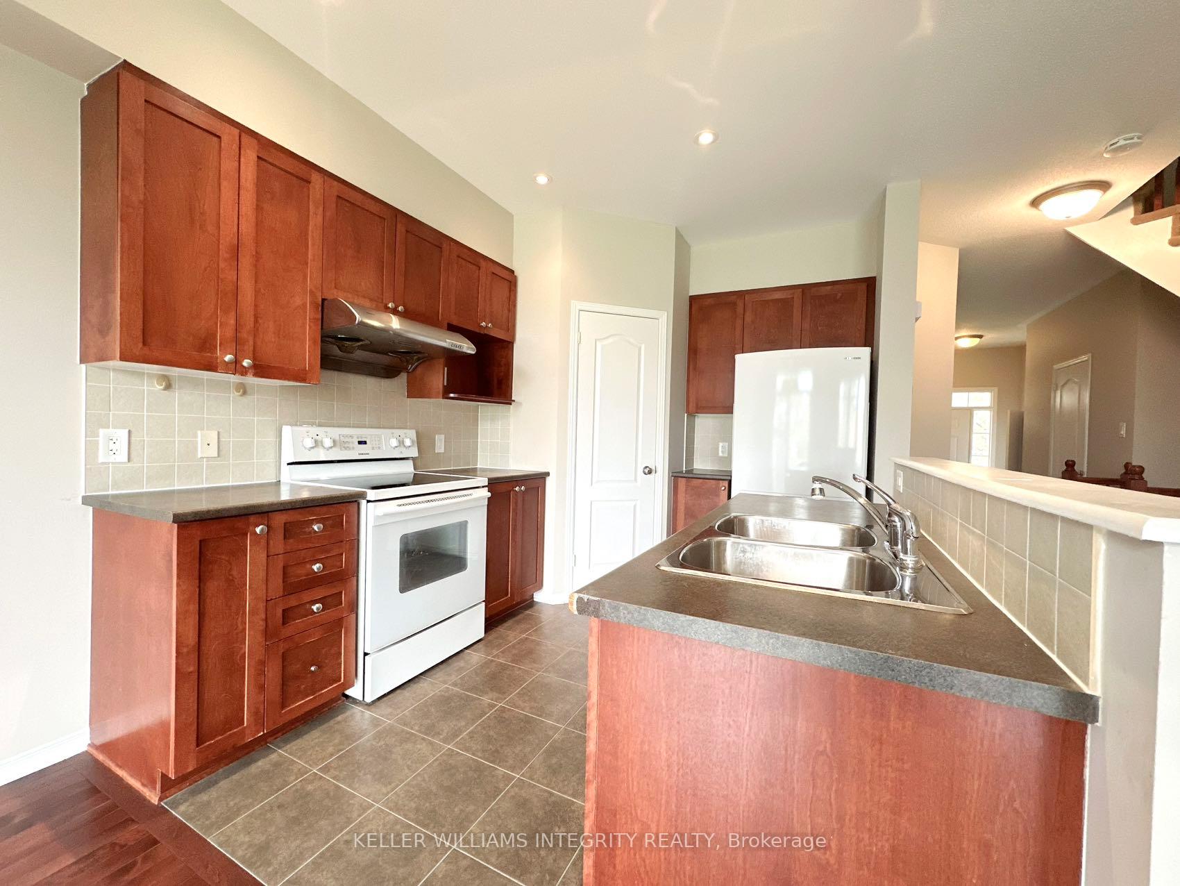Photo 9 of 298 Badgeley Avenue, Ottawa, Kanata - Kanata Lakes/Heritage Hills — HOMEH