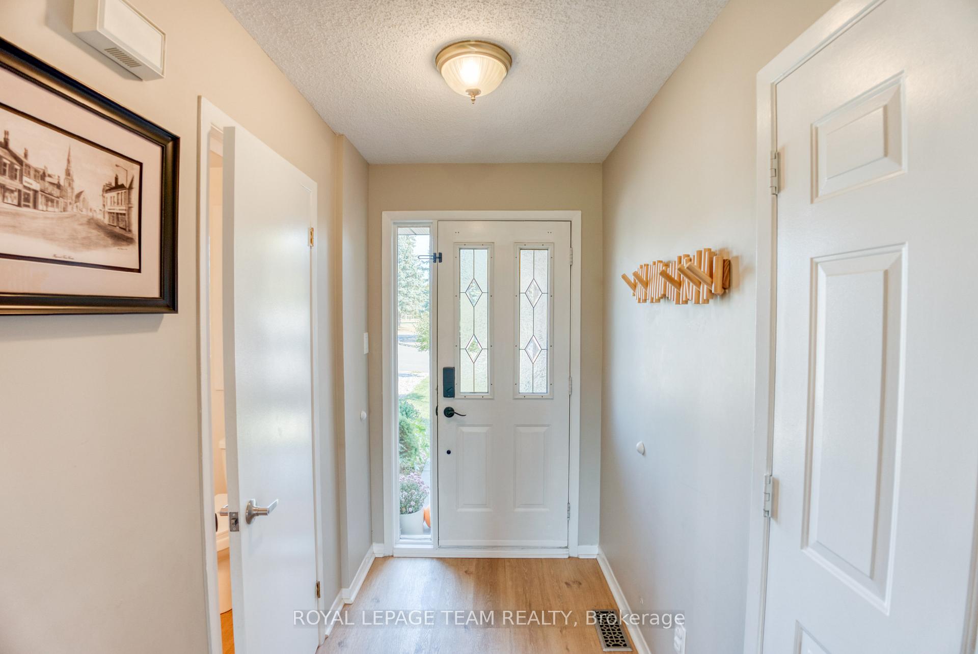 Photo 3 of 3 Springtree Place, Ottawa, Kanata - Bridlewood — HOMEH