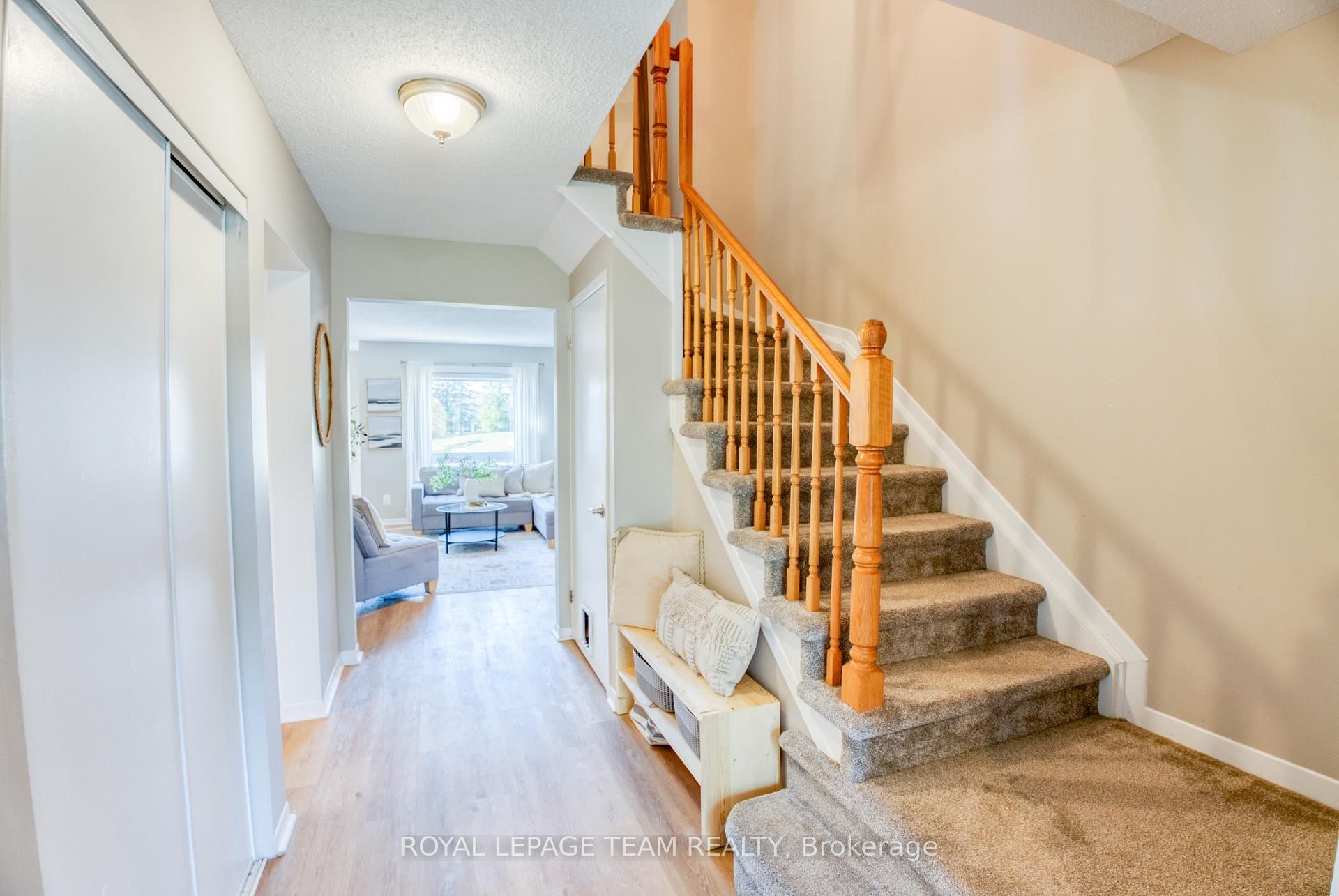 Photo 4 of 3 Springtree Place, Ottawa, Kanata - Bridlewood — HOMEH