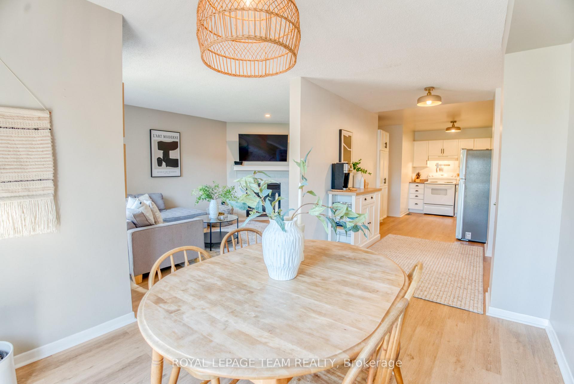 Photo 9 of 3 Springtree Place, Ottawa, Kanata - Bridlewood — HOMEH