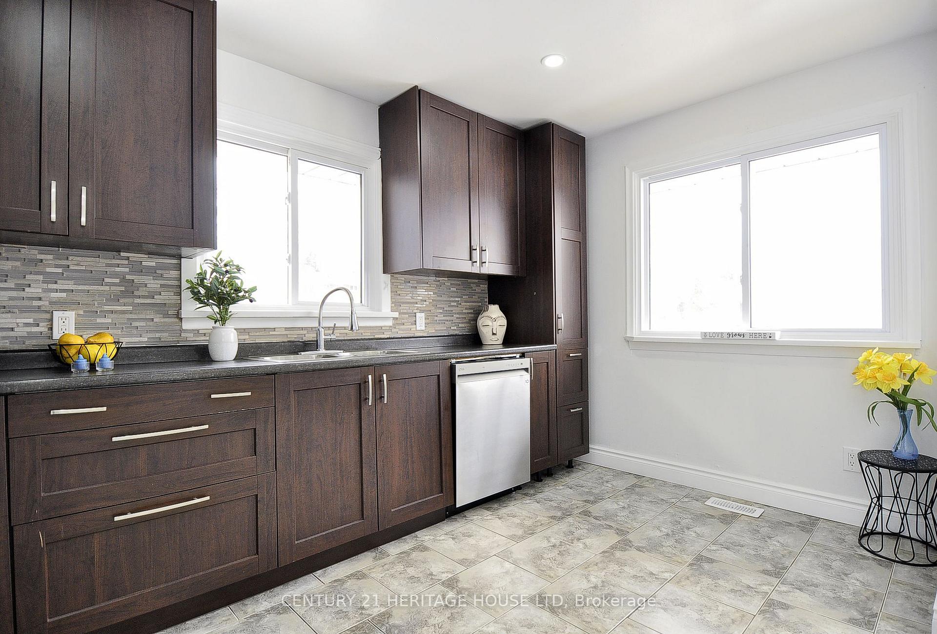 Photo 7 of 209 Glen Road, Kitchener — HOMEH