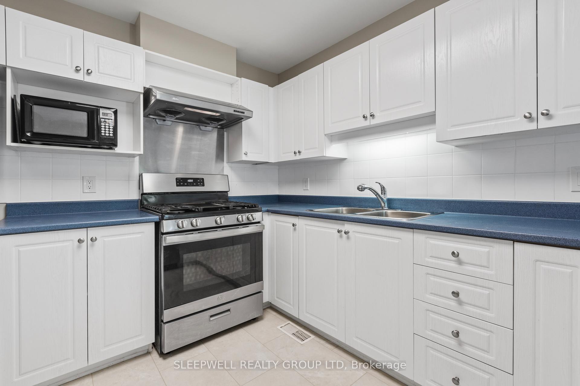 Photo 10 of 41 Kettleby Street, Ottawa, Kanata - Beaverbrook — HOMEH