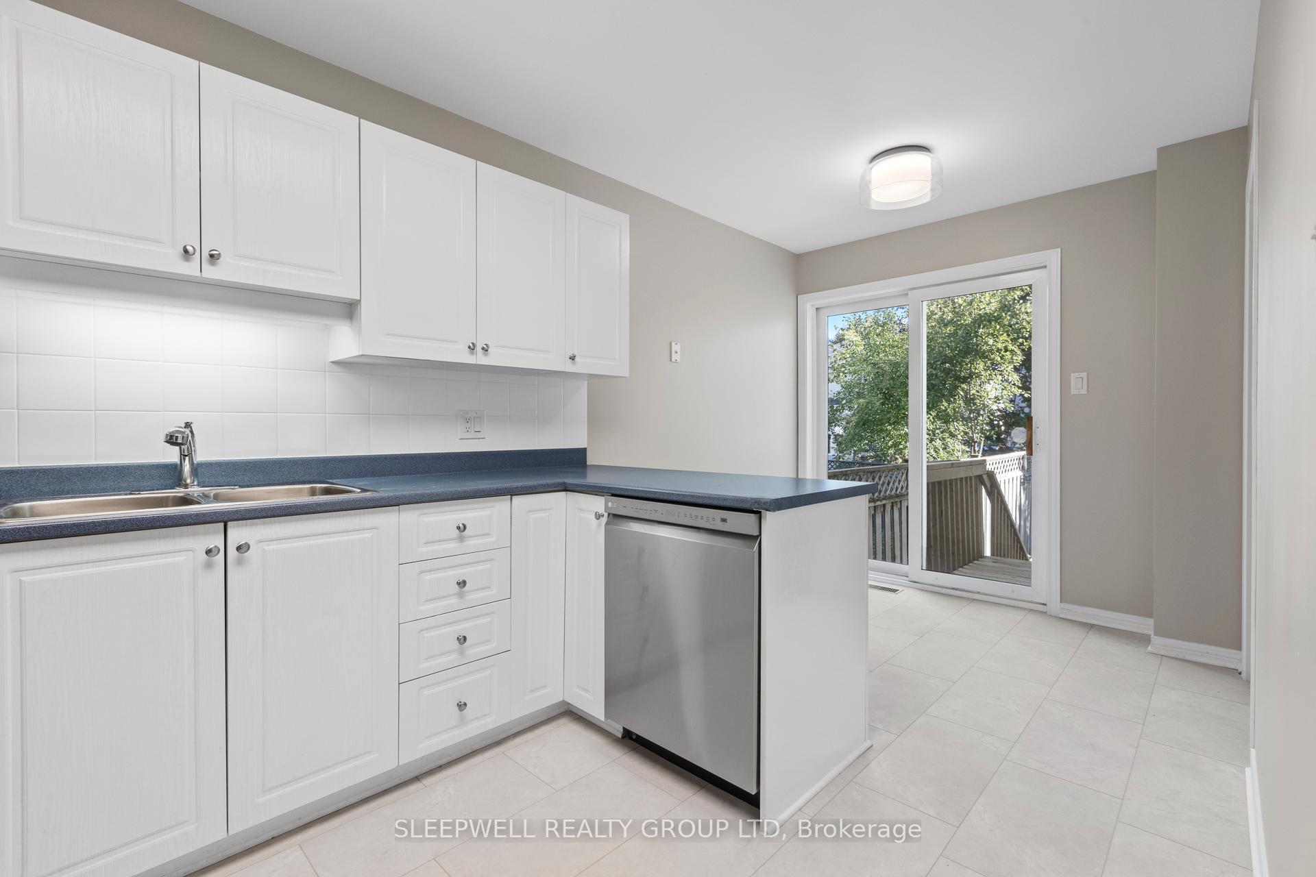 Photo 12 of 41 Kettleby Street, Ottawa, Kanata - Beaverbrook — HOMEH