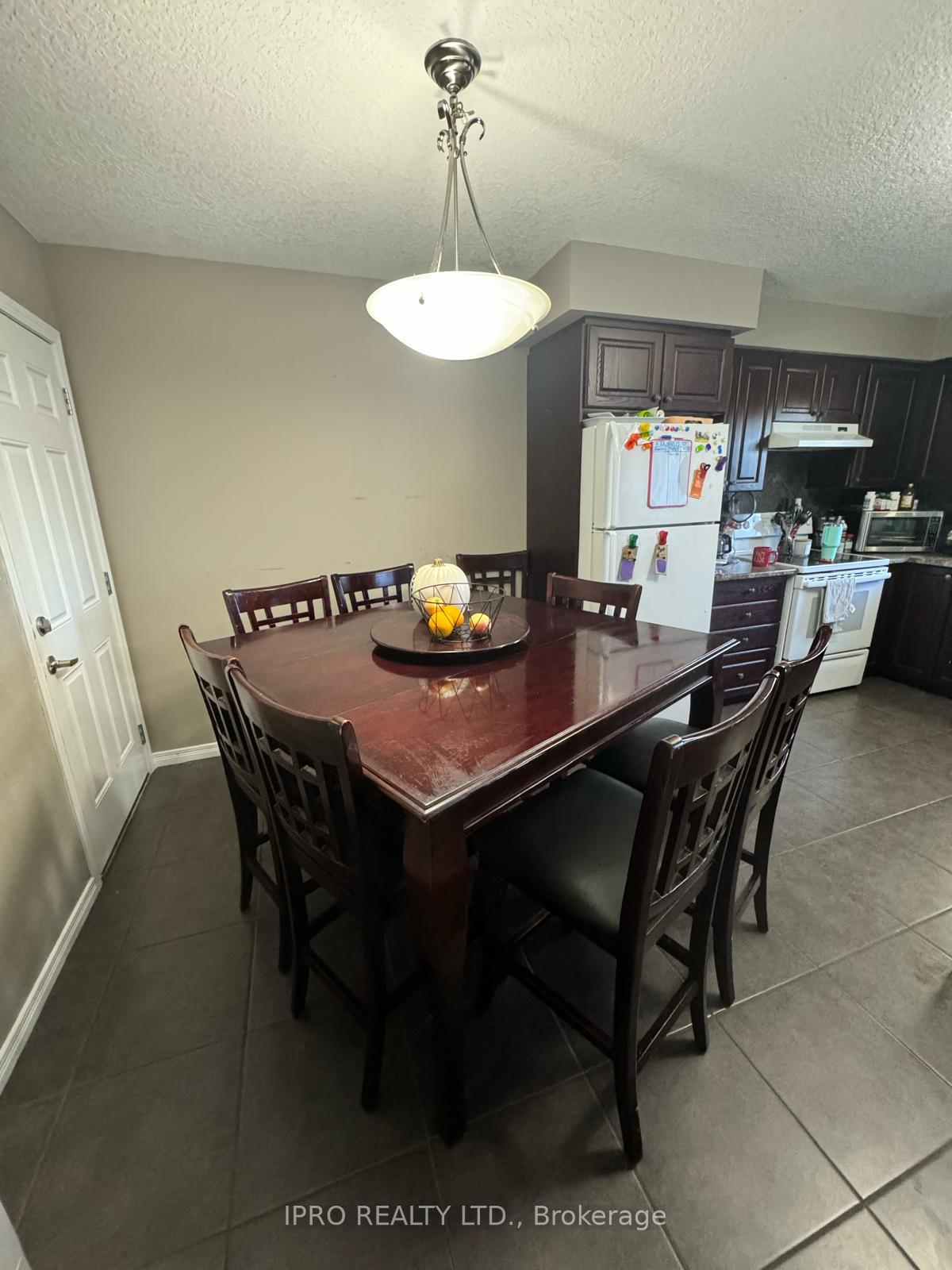 Photo 3 of 152 Windale Crescent, Kitchener — HOMEH