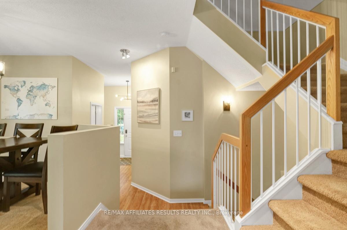 Photo 7 of 97 Flowertree Crescent, Ottawa, Kanata - Emerald Meadows/Trailwest — HOMEH